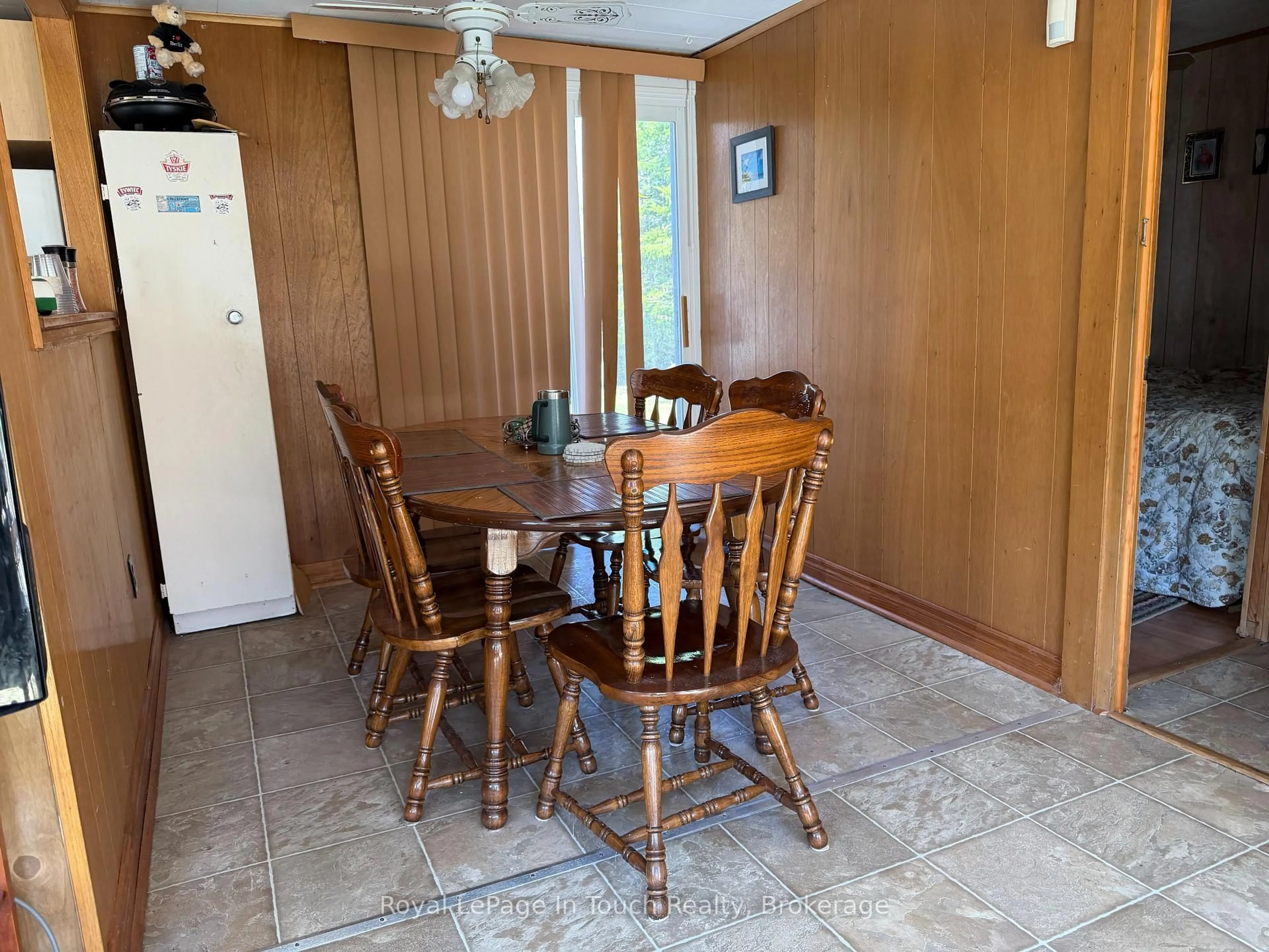 Dining room, unknown for 43 Winterset Ave, Tiny Ontario L0L 2J0