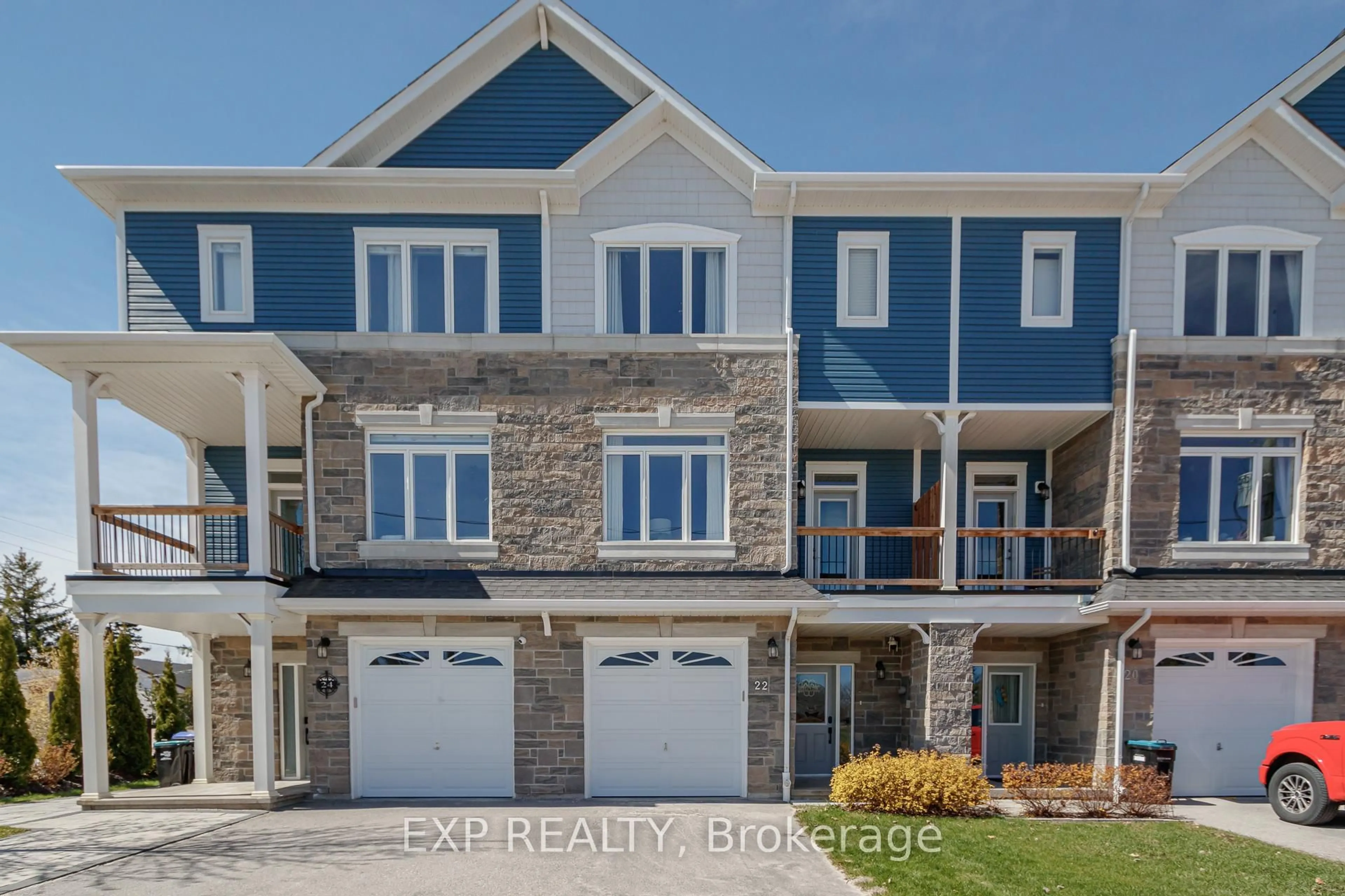 A pic from outside/outdoor area/front of a property/back of a property/a pic from drone, water/lake/river/ocean view for 22 18th St, Wasaga Beach Ontario L9Z 2H4