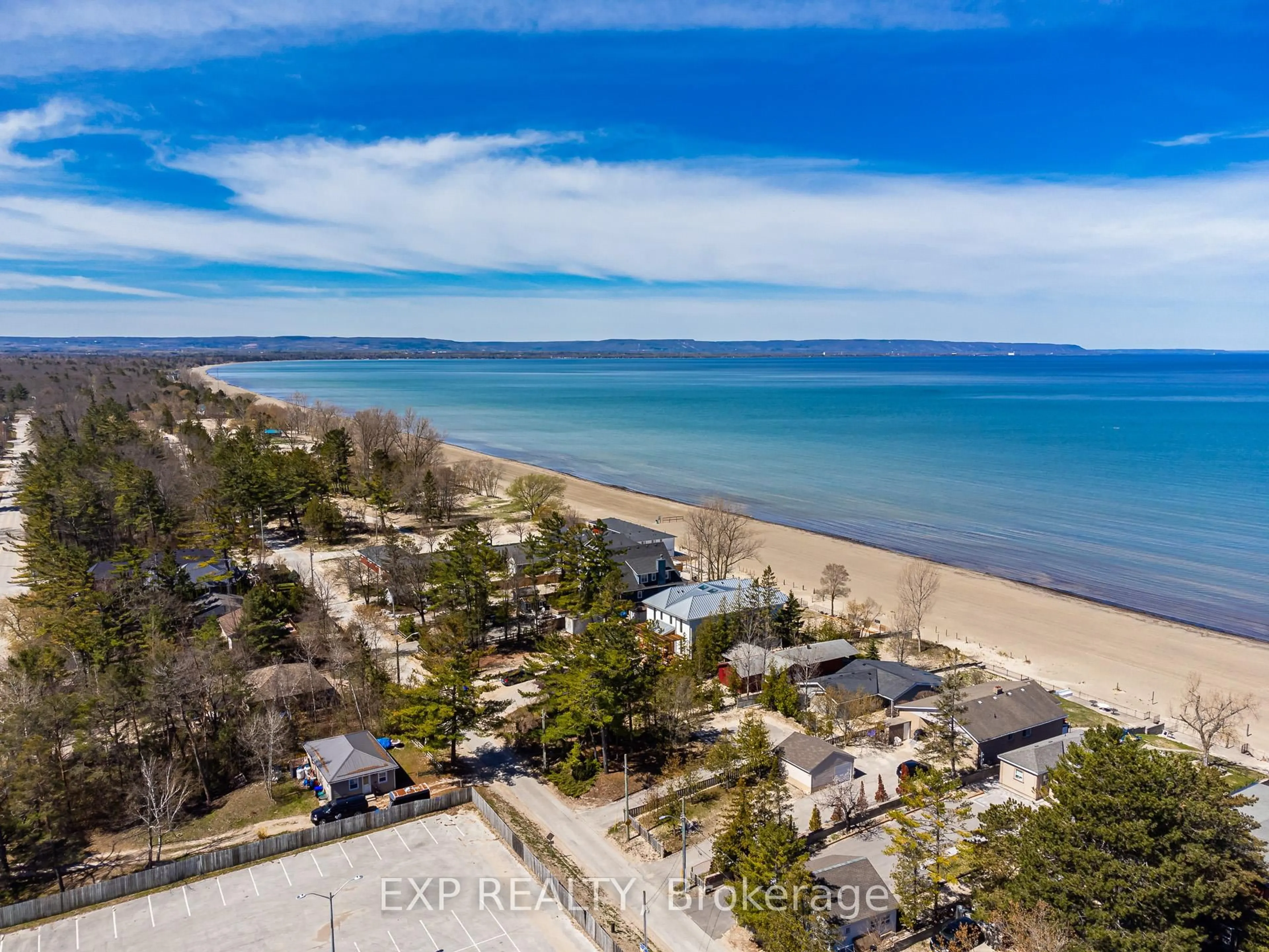 A pic from outside/outdoor area/front of a property/back of a property/a pic from drone, water/lake/river/ocean view for 22 18th St, Wasaga Beach Ontario L9Z 2H4