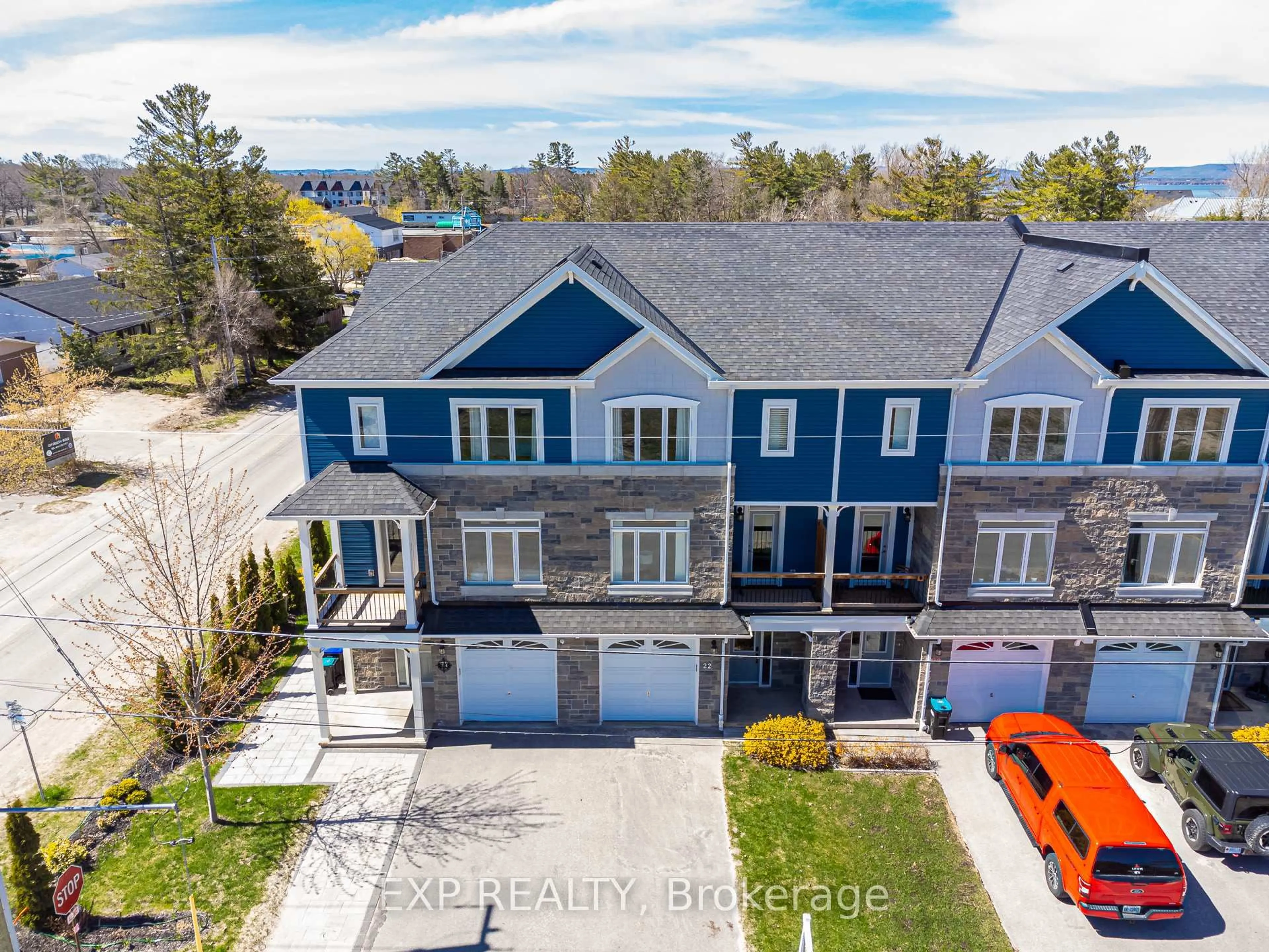 A pic from outside/outdoor area/front of a property/back of a property/a pic from drone, water/lake/river/ocean view for 22 18th St, Wasaga Beach Ontario L9Z 2H4