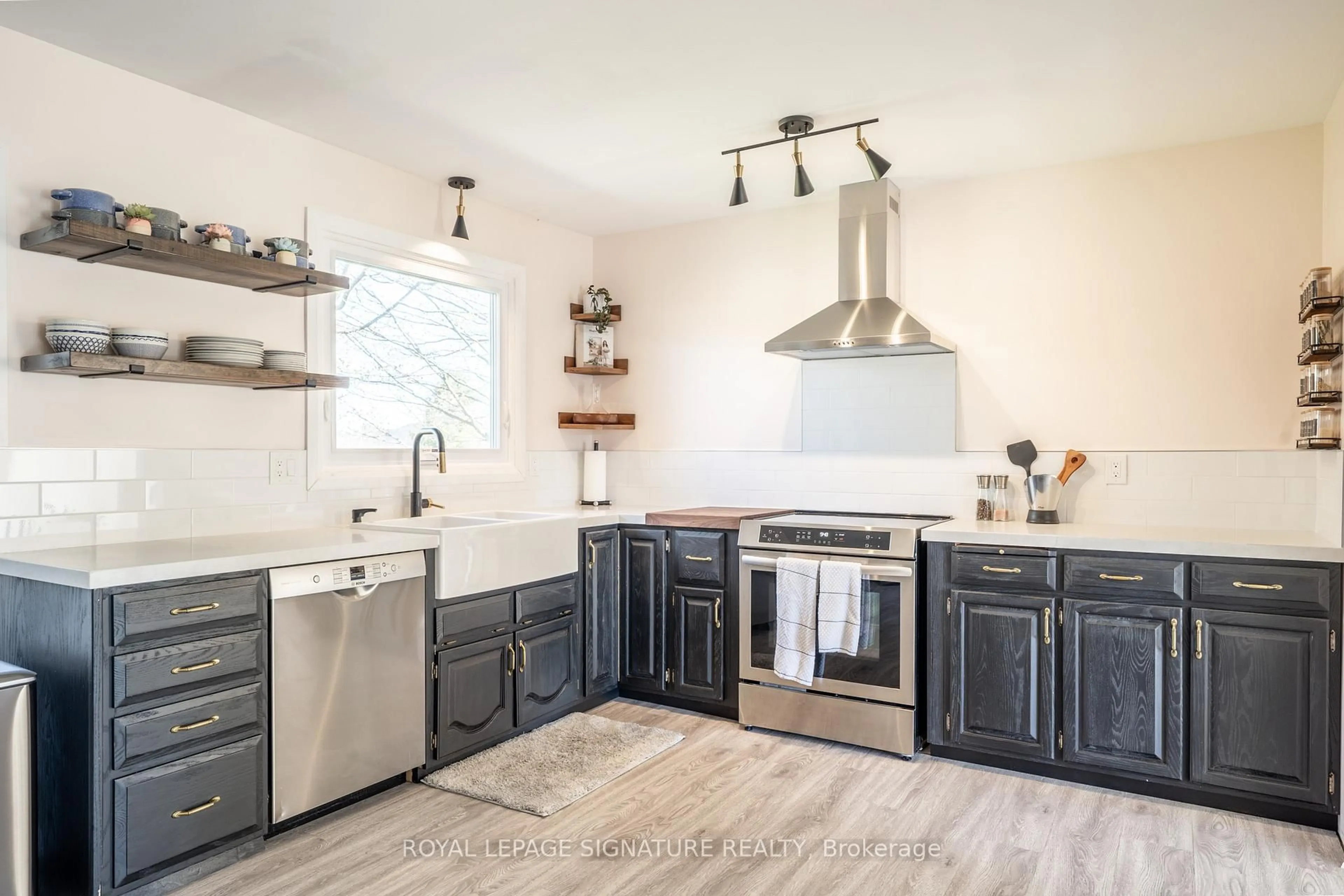 Open concept kitchen, unknown for 34 Champlain Cres, Oro-Medonte Ontario L0K 1E0