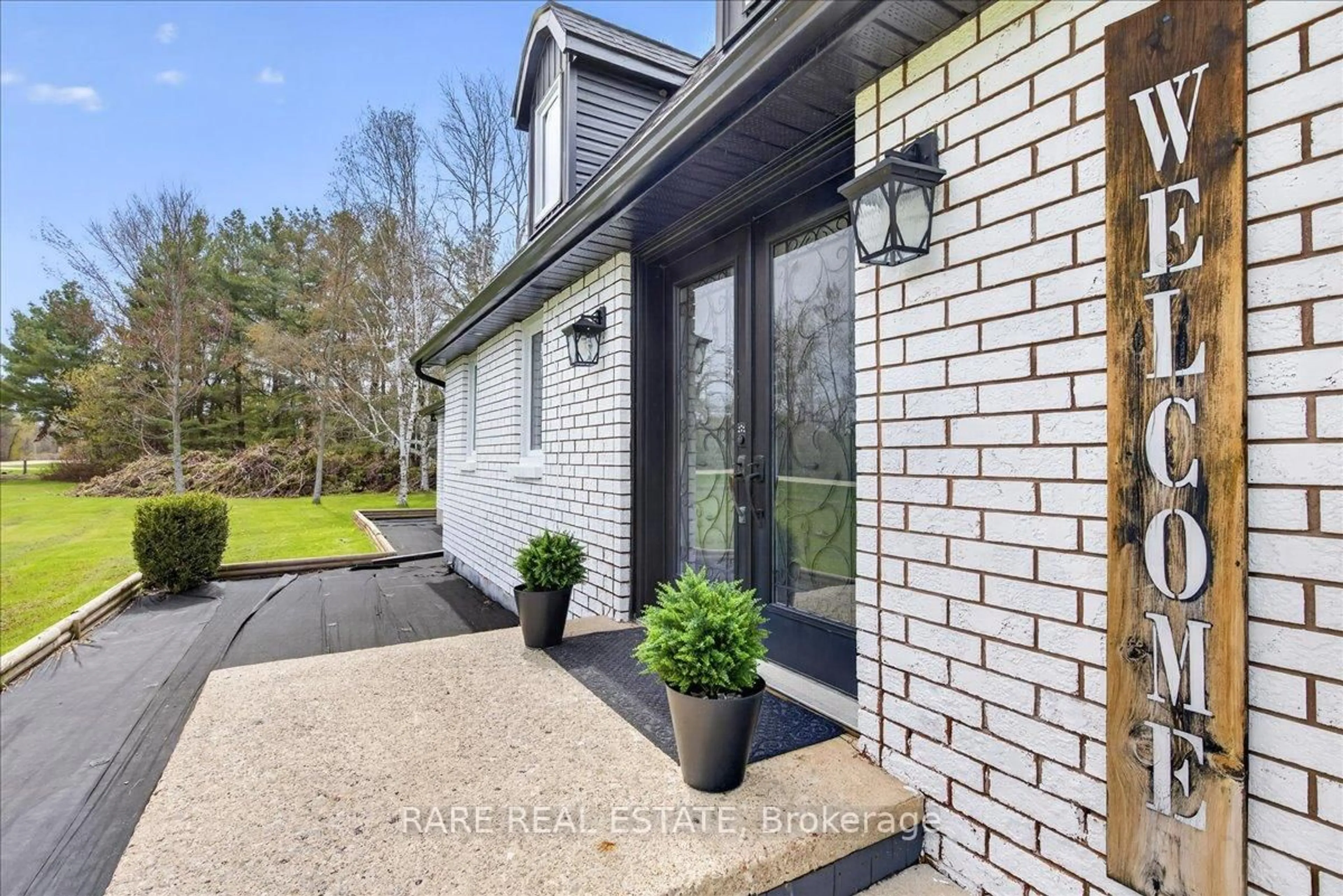 Home with brick exterior material, street for 2570 Creemore Ave, Clearview Ontario L0M 1N0
