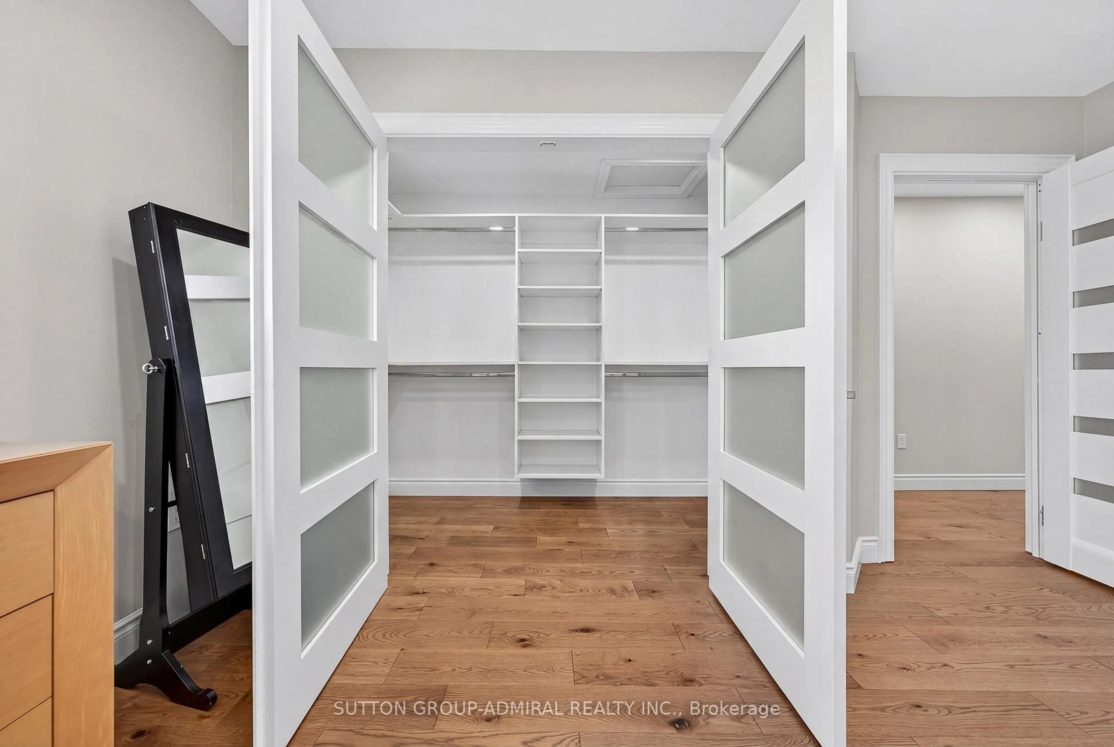 Storage room or clothes room or walk-in closet for 62 Prince George Cres, Barrie Ontario L4N 0K9
