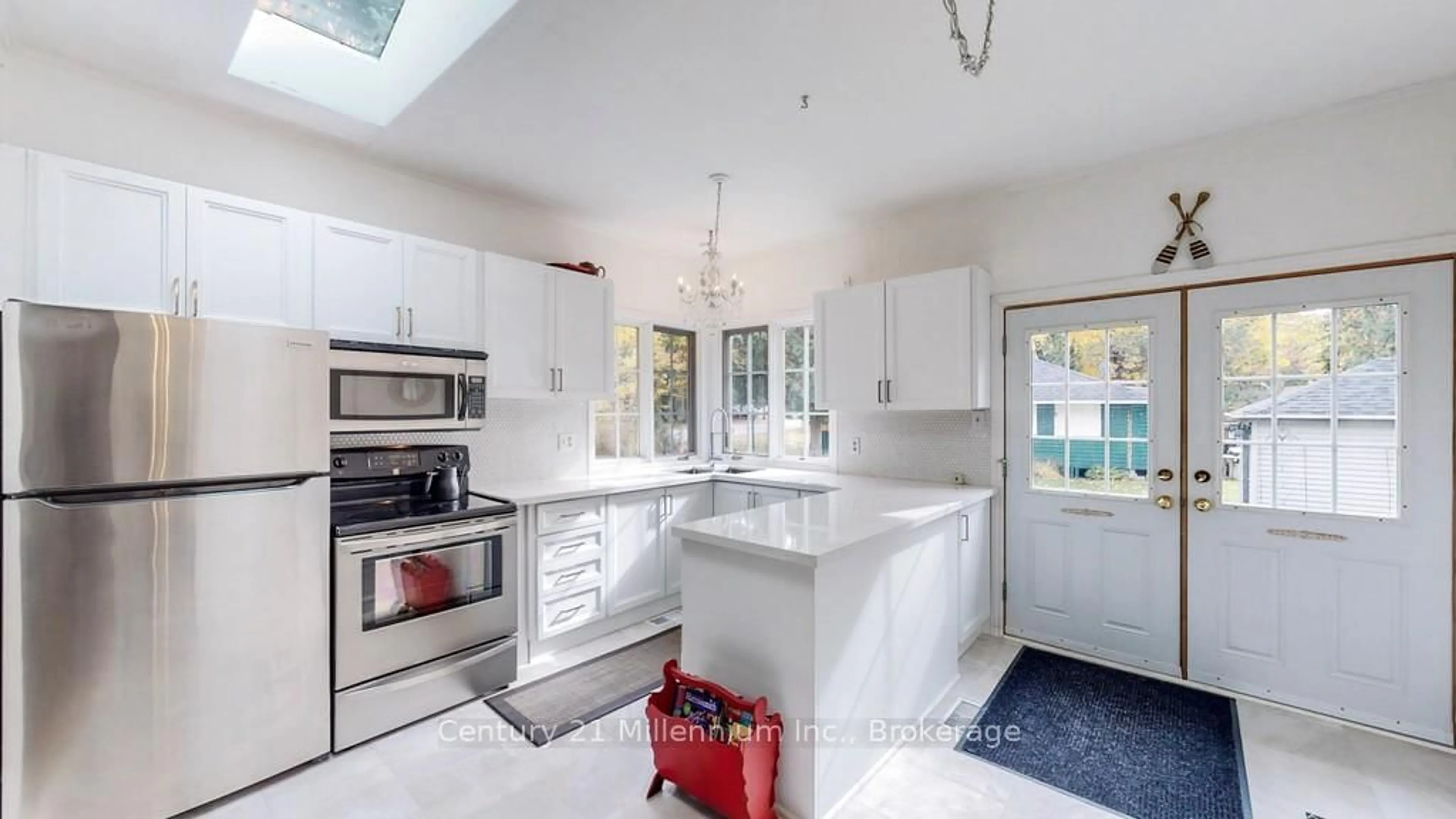 Open concept kitchen, ceramic/tile floor for 19 HASTINGS Ave, Tiny Ontario L0L 1P0