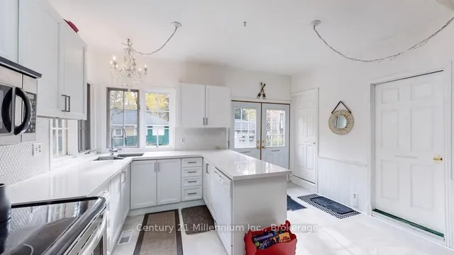 19 HASTINGS Ave, Tiny 5