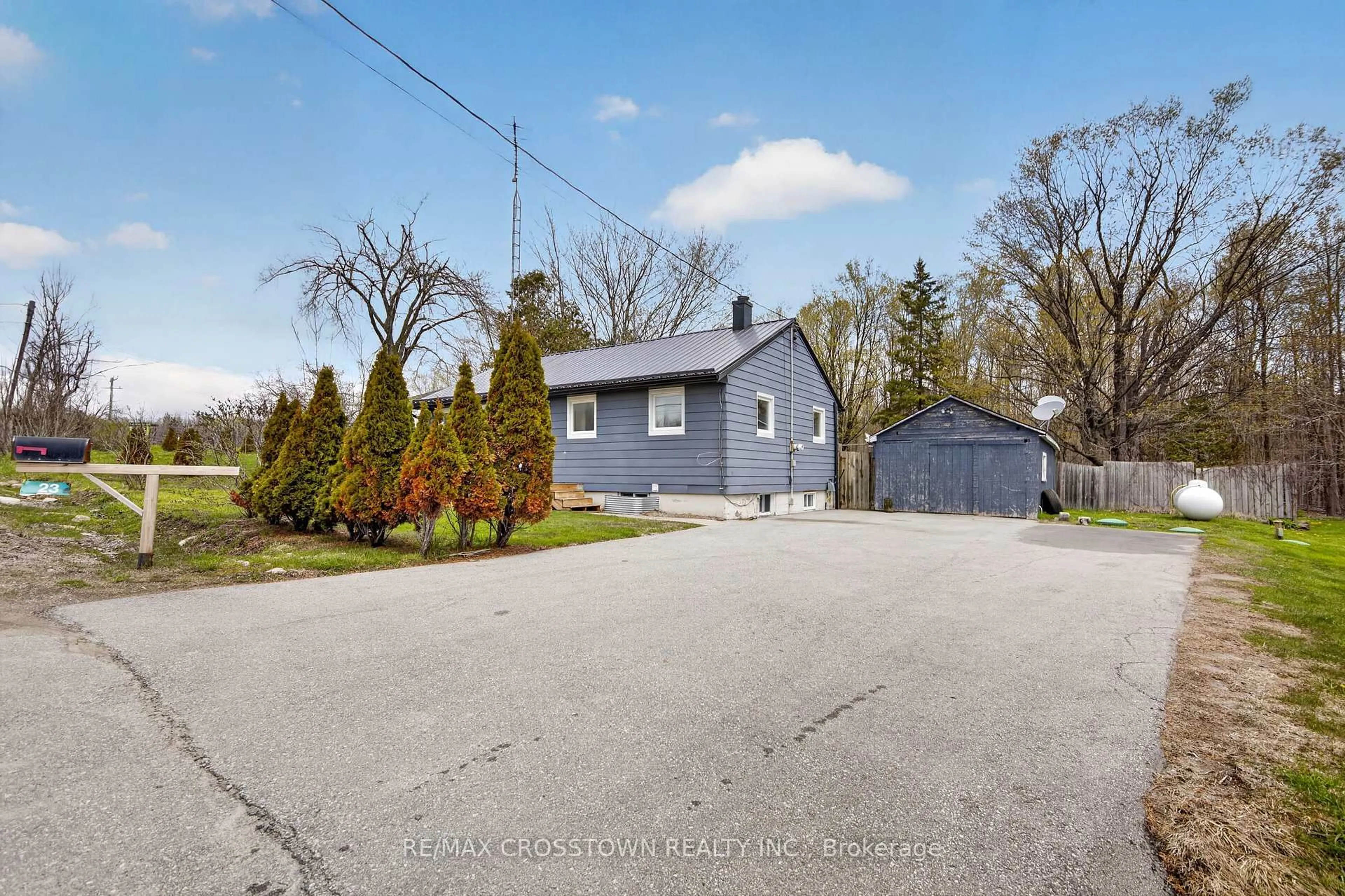 A pic from outside/outdoor area/front of a property/back of a property/a pic from drone, street for 23 LINE 14, Oro-Medonte Ontario L3V 8J3