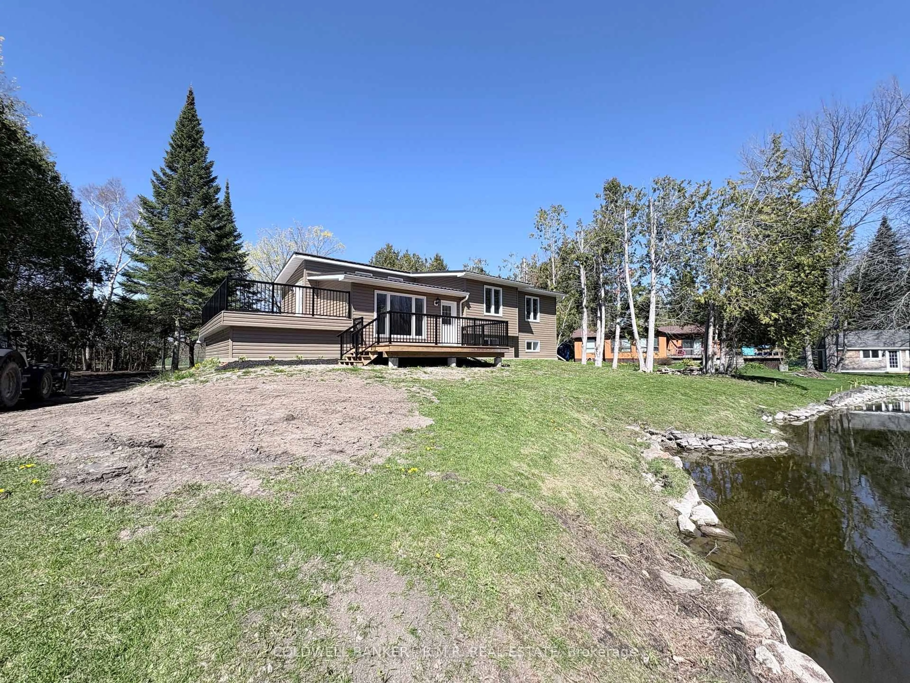 A pic from outside/outdoor area/front of a property/back of a property/a pic from drone, water/lake/river/ocean view for 1355 Furniss Dr, Ramara Ontario L0K 1B0