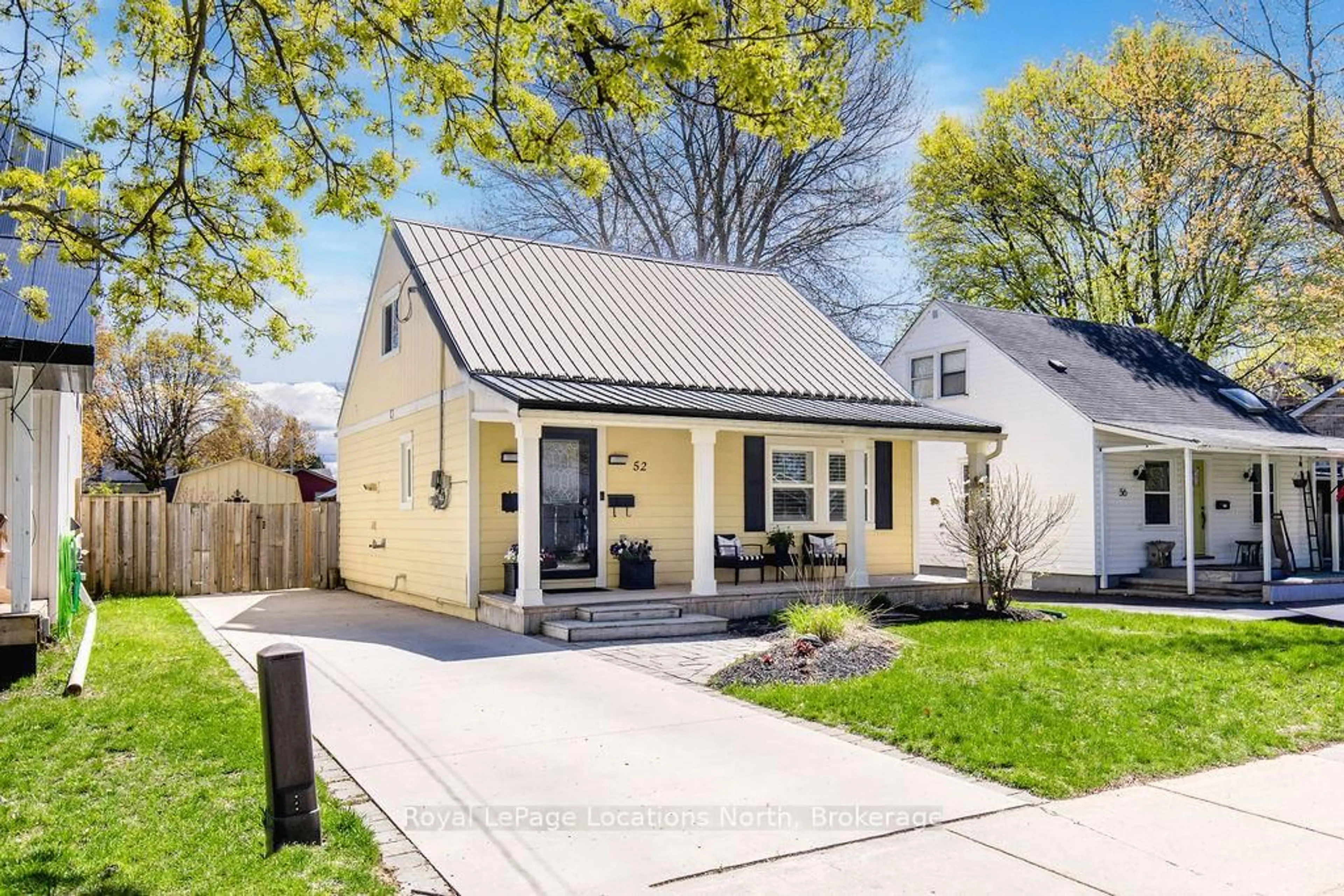 Home with vinyl exterior material, street for 52 Seventh St, Collingwood Ontario L9Y 2A7