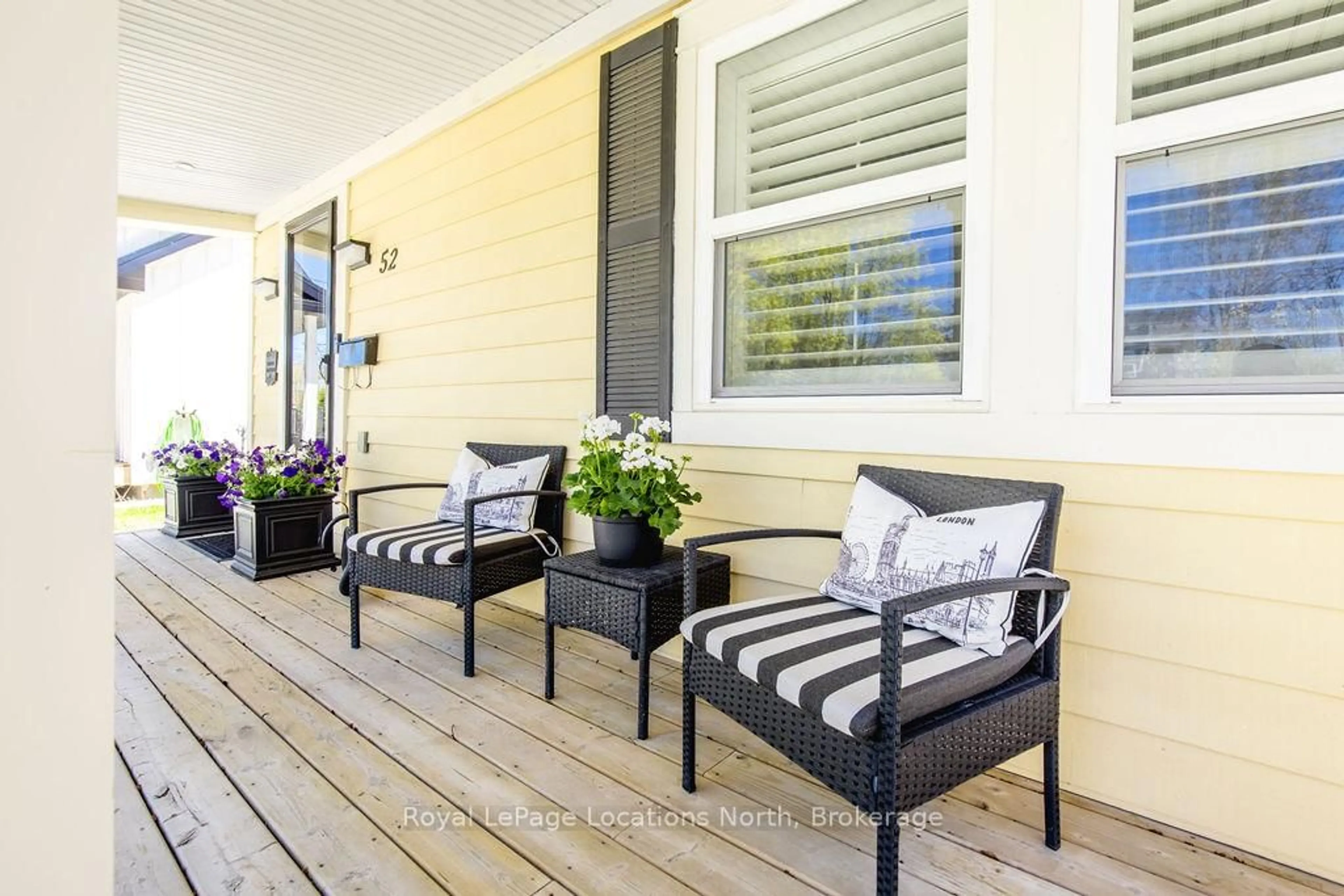 Patio, street for 52 Seventh St, Collingwood Ontario L9Y 2A7