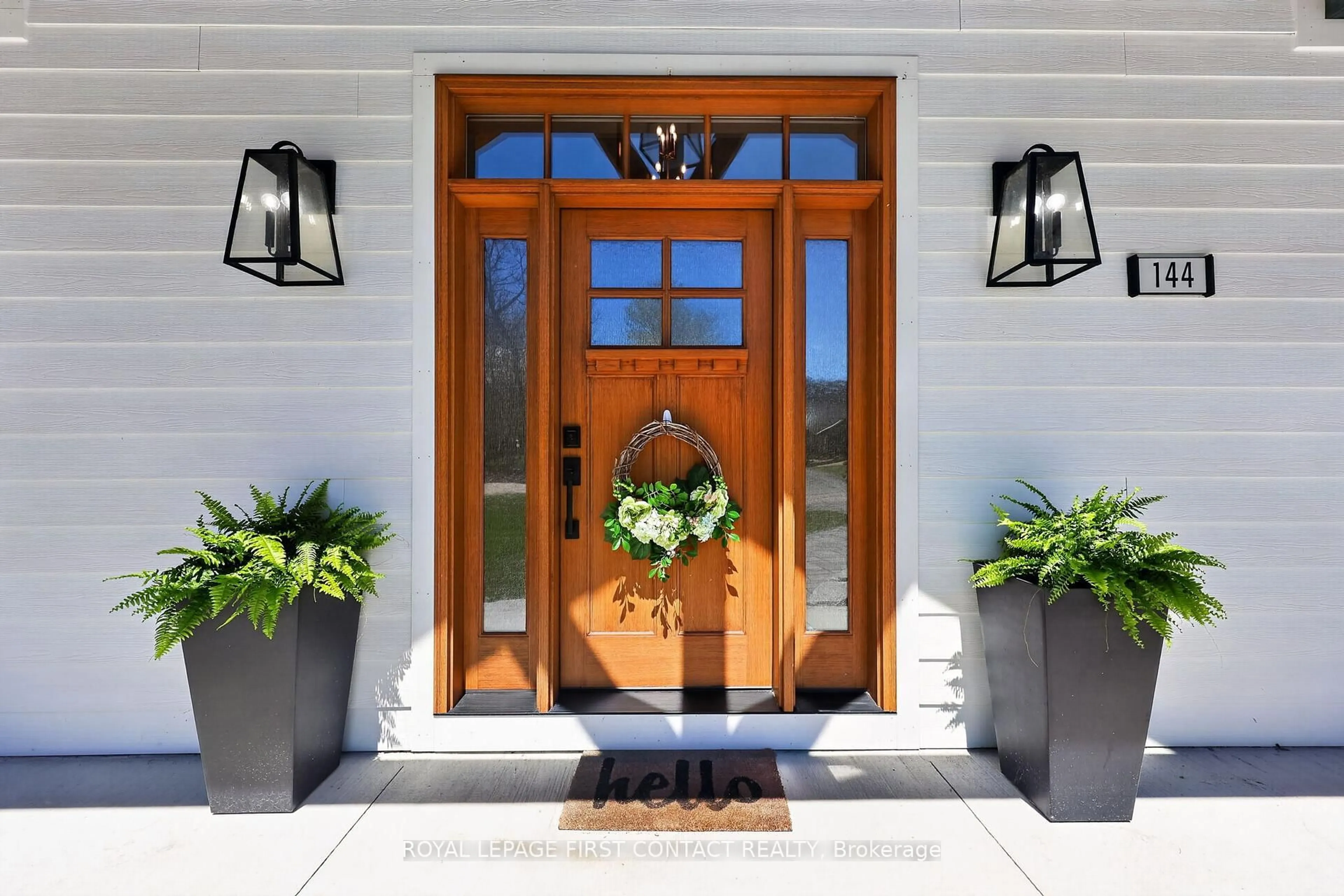 Indoor entryway for 144 Arlynn Cres, Penetanguishene Ontario L9M 2G9