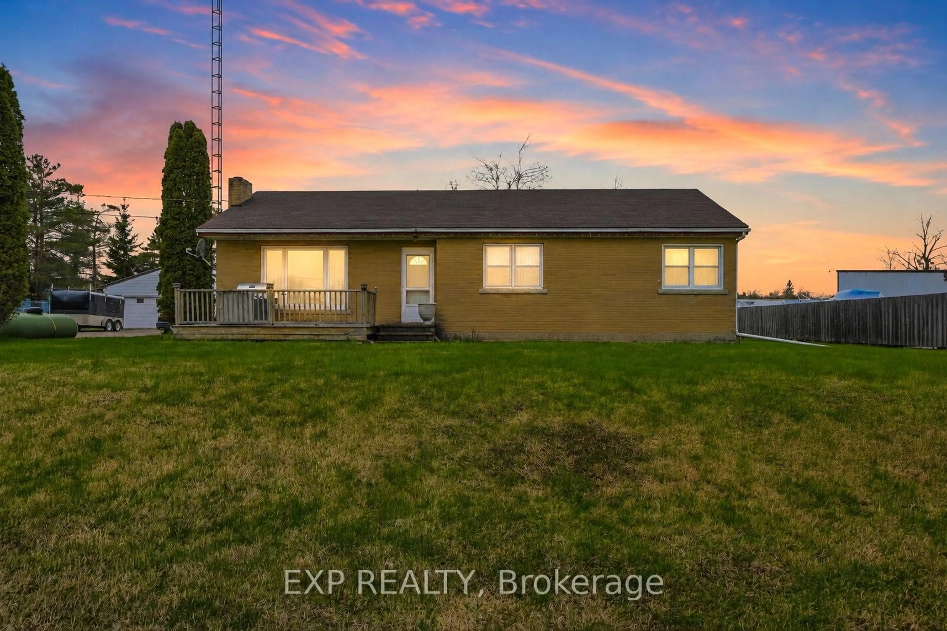 A pic from outside/outdoor area/front of a property/back of a property/a pic from drone, building for 4142 Stewarts Lane, Severn Ontario L3V 6H3