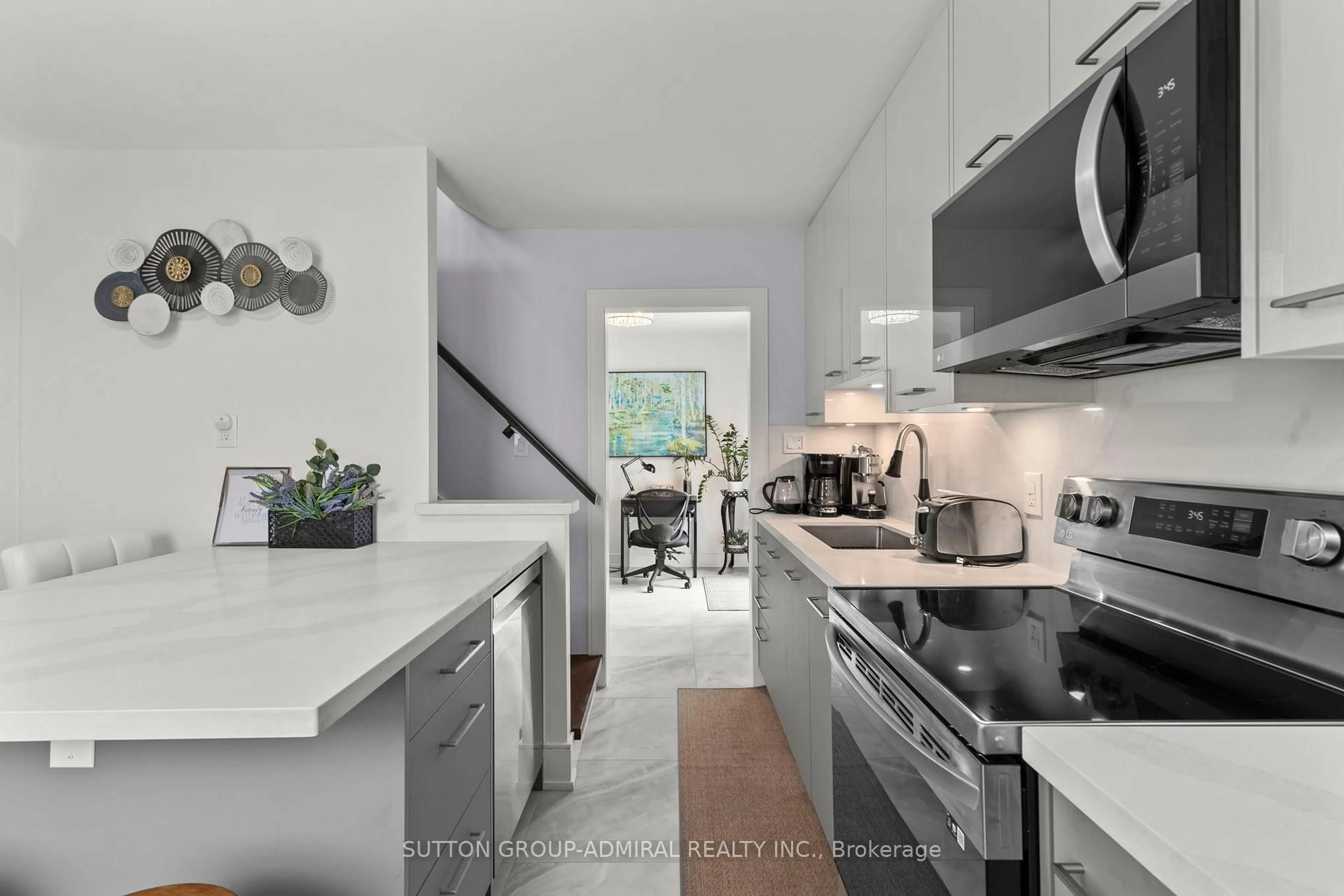 Open concept kitchen, unknown for 8 South St, Orillia Ontario L3V 3S9