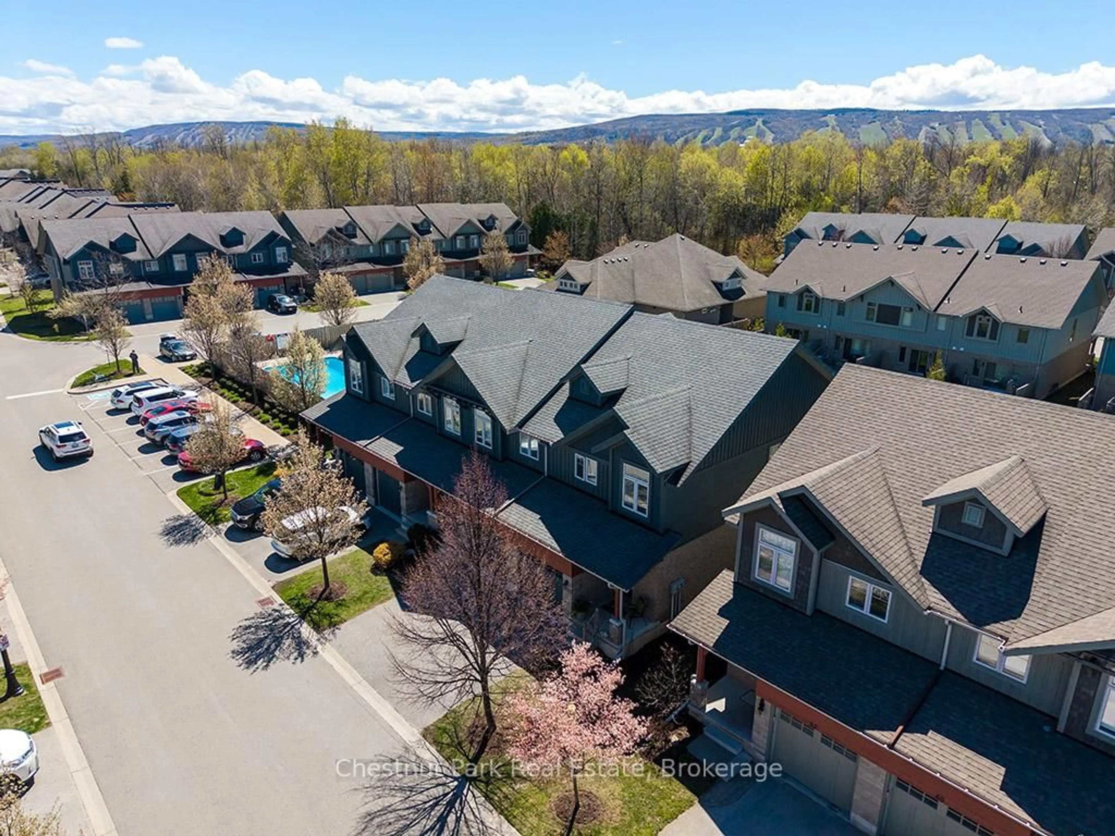 A pic from outside/outdoor area/front of a property/back of a property/a pic from drone, mountain view for 54 Conservation Way, Collingwood Ontario L9Y 0G9