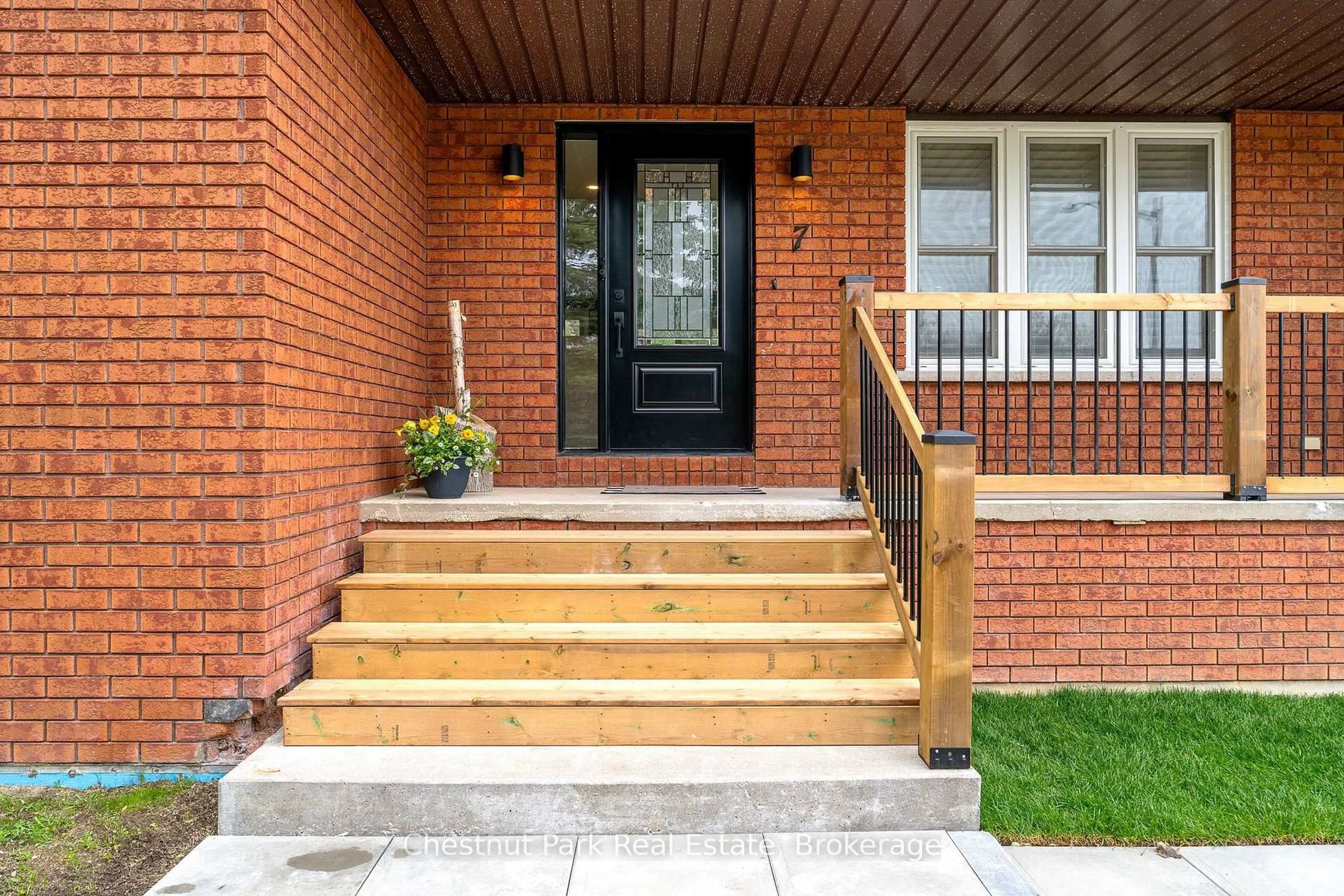 Home with brick exterior material, street for 7 McKean Blvd, Clearview Ontario L0M 1P0