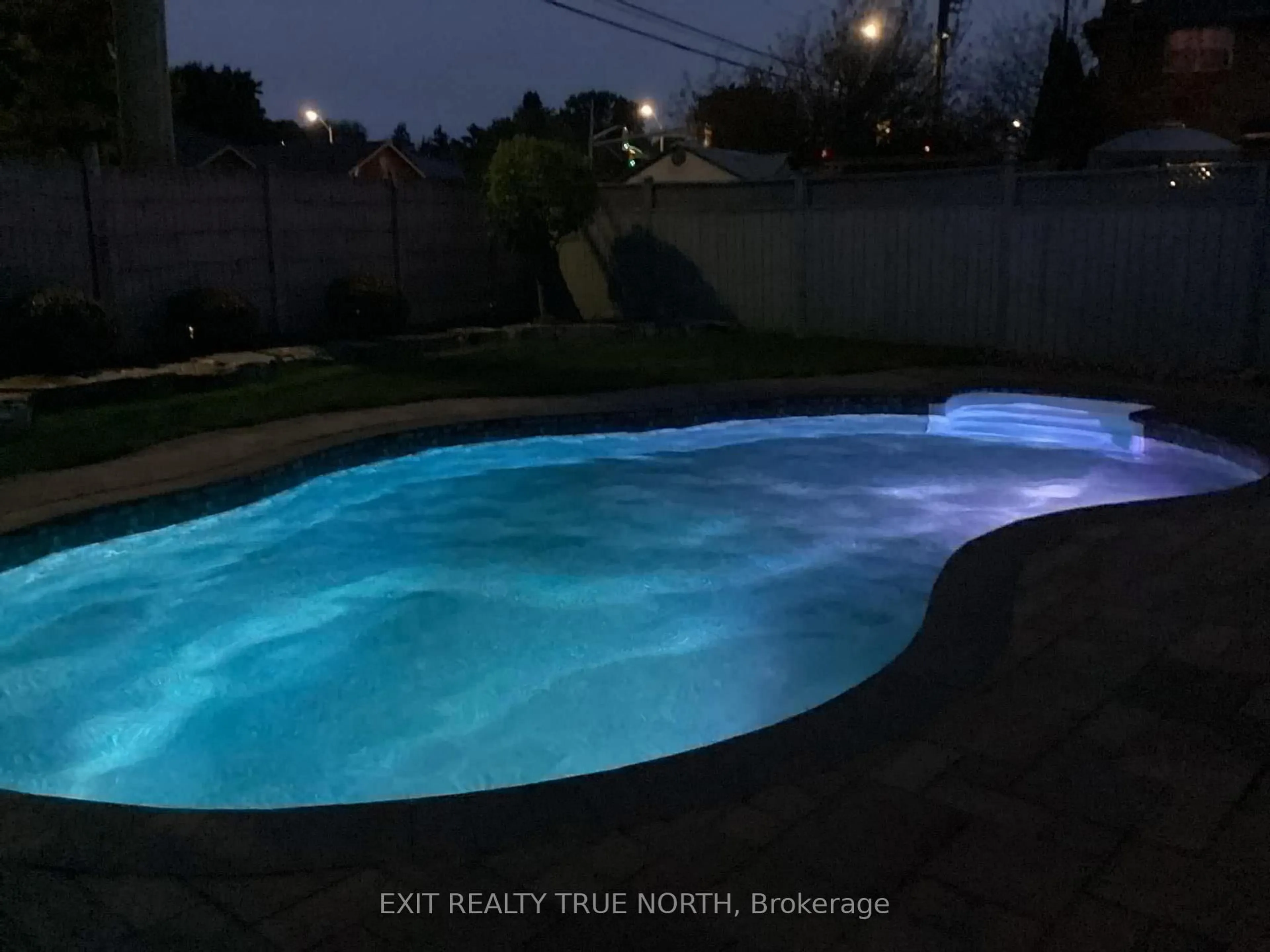 Pool for 53 Etherington Cres, Barrie Ontario L4N 6Z4