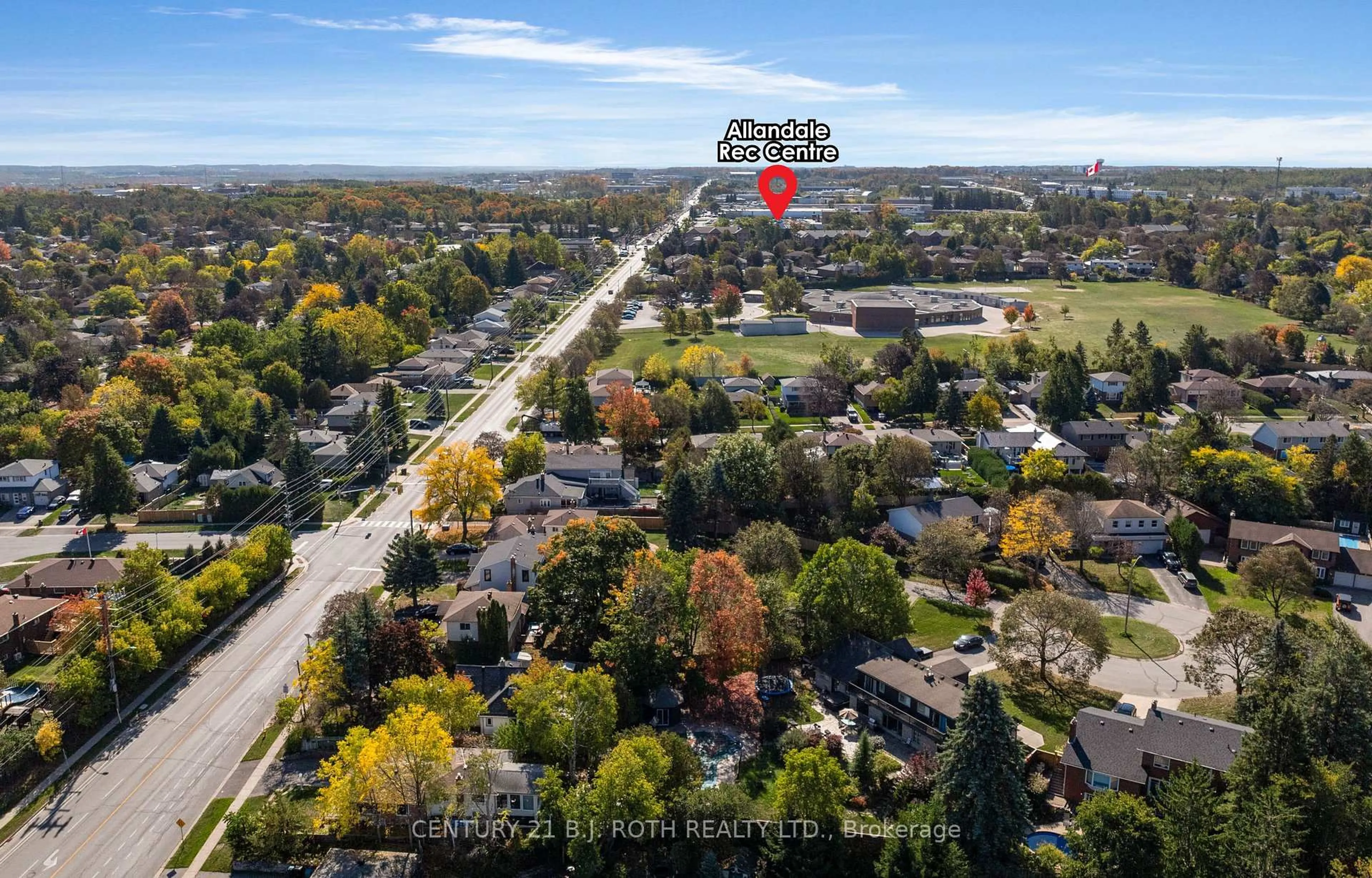 A pic from outside/outdoor area/front of a property/back of a property/a pic from drone, street for 70 Baldwin Lane, Barrie Ontario L4N 2W3