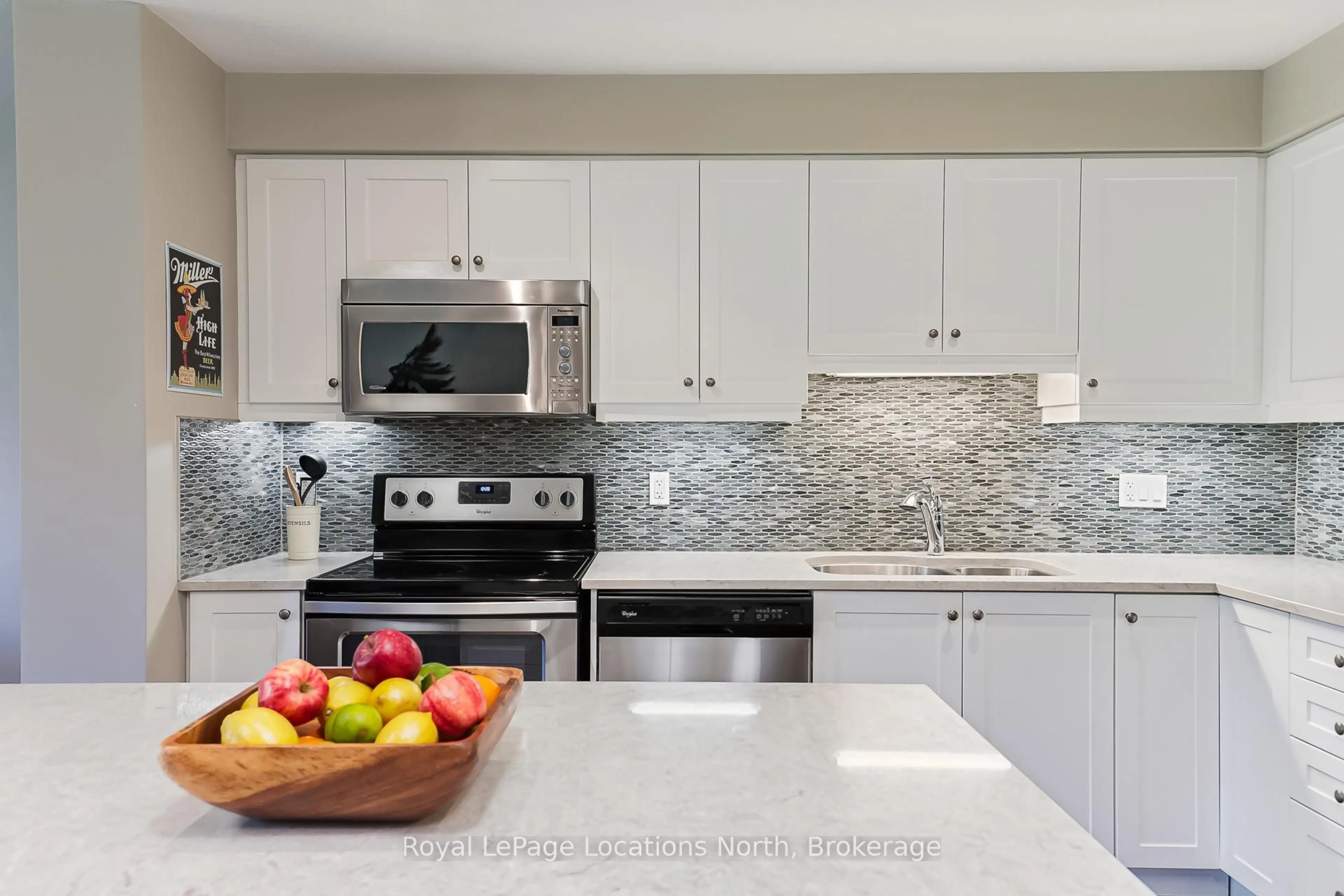Contemporary kitchen, ceramic/tile floor for 17 Conservation Way, Collingwood Ontario L9Y 0G9