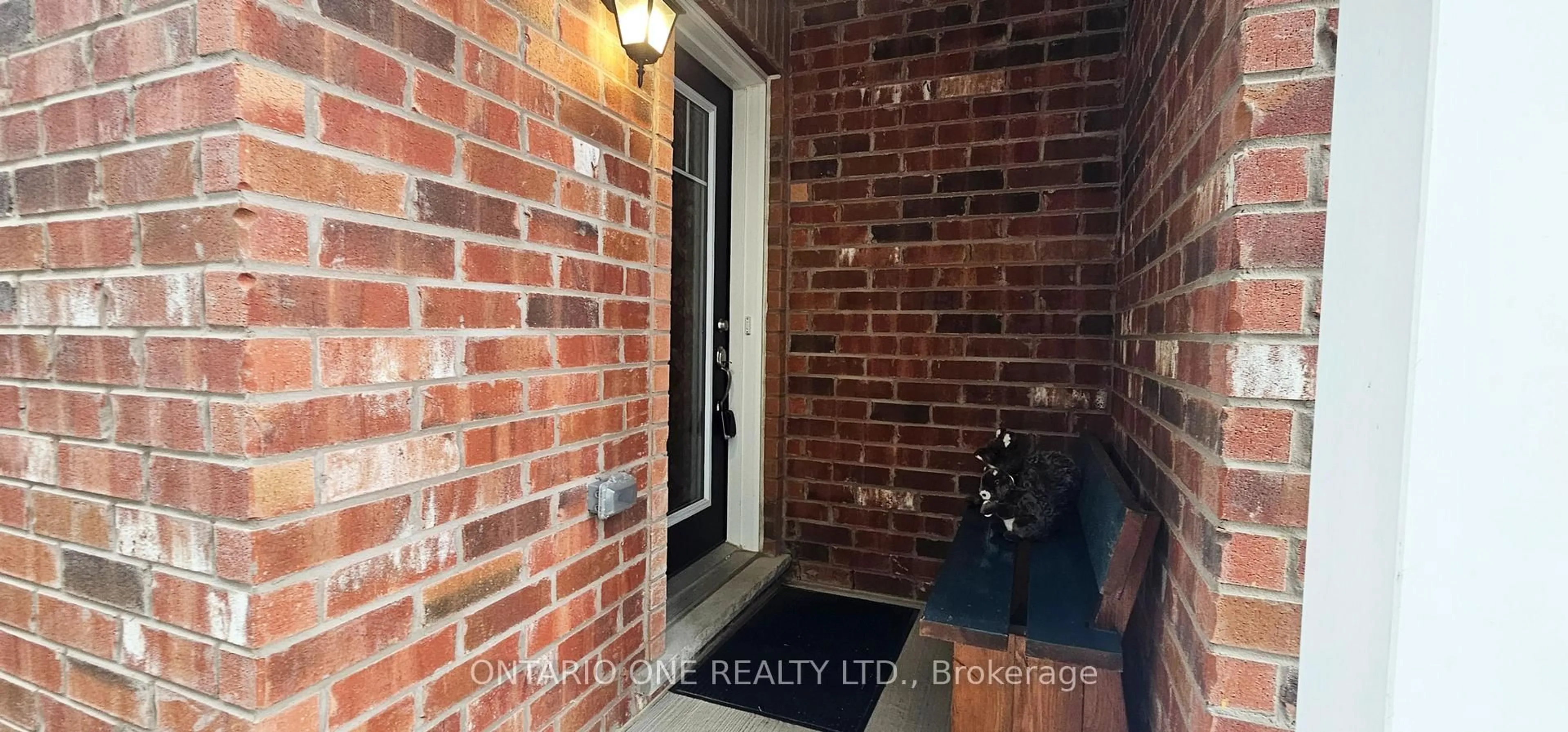 Indoor entryway for 24 Surf Dr, Wasaga Beach Ontario L9Z 0J4