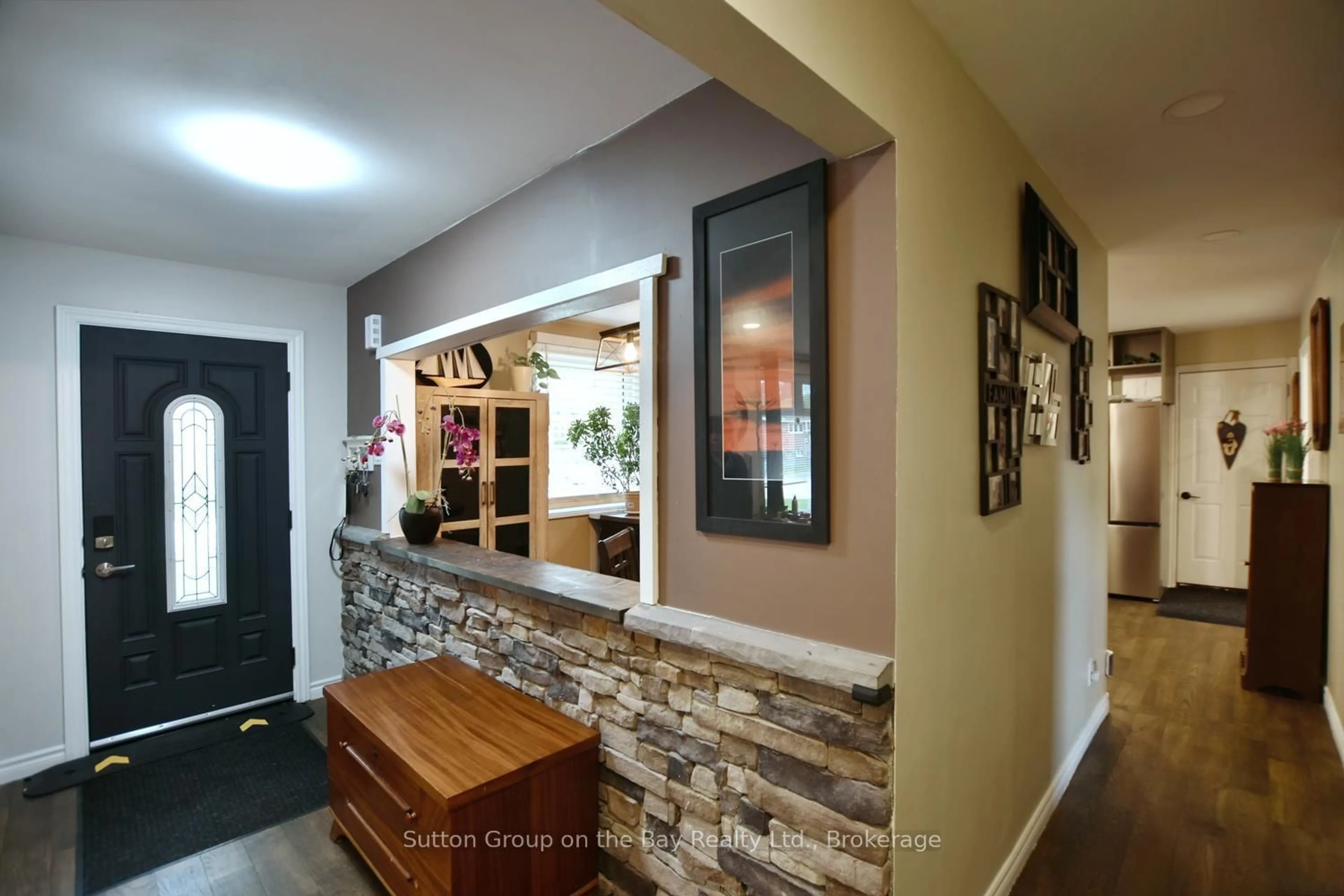 Indoor entryway for 238 McCrea Dr, Clearview Ontario L0M 1S0
