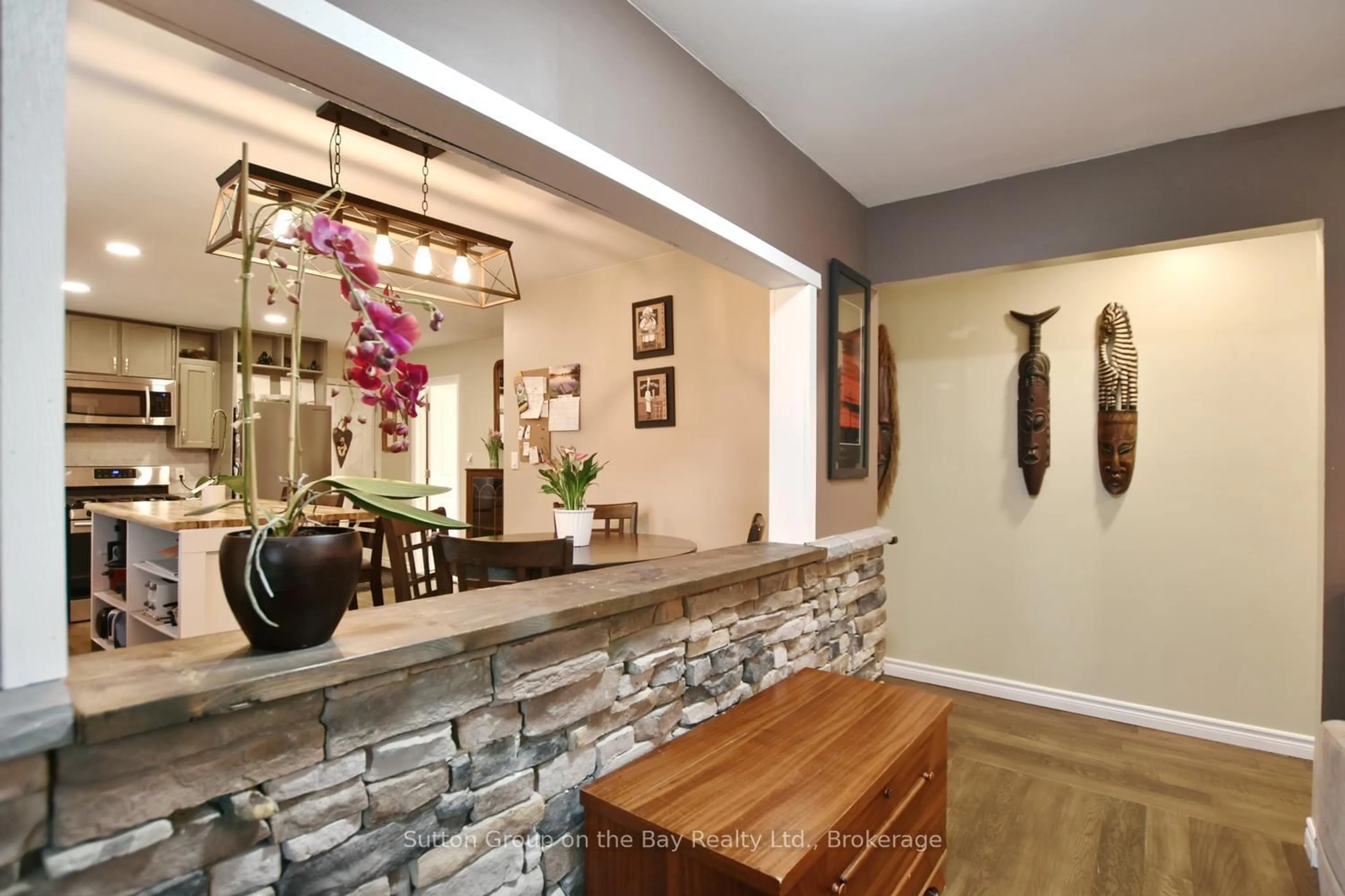 Indoor entryway for 238 McCrea Dr, Clearview Ontario L0M 1S0