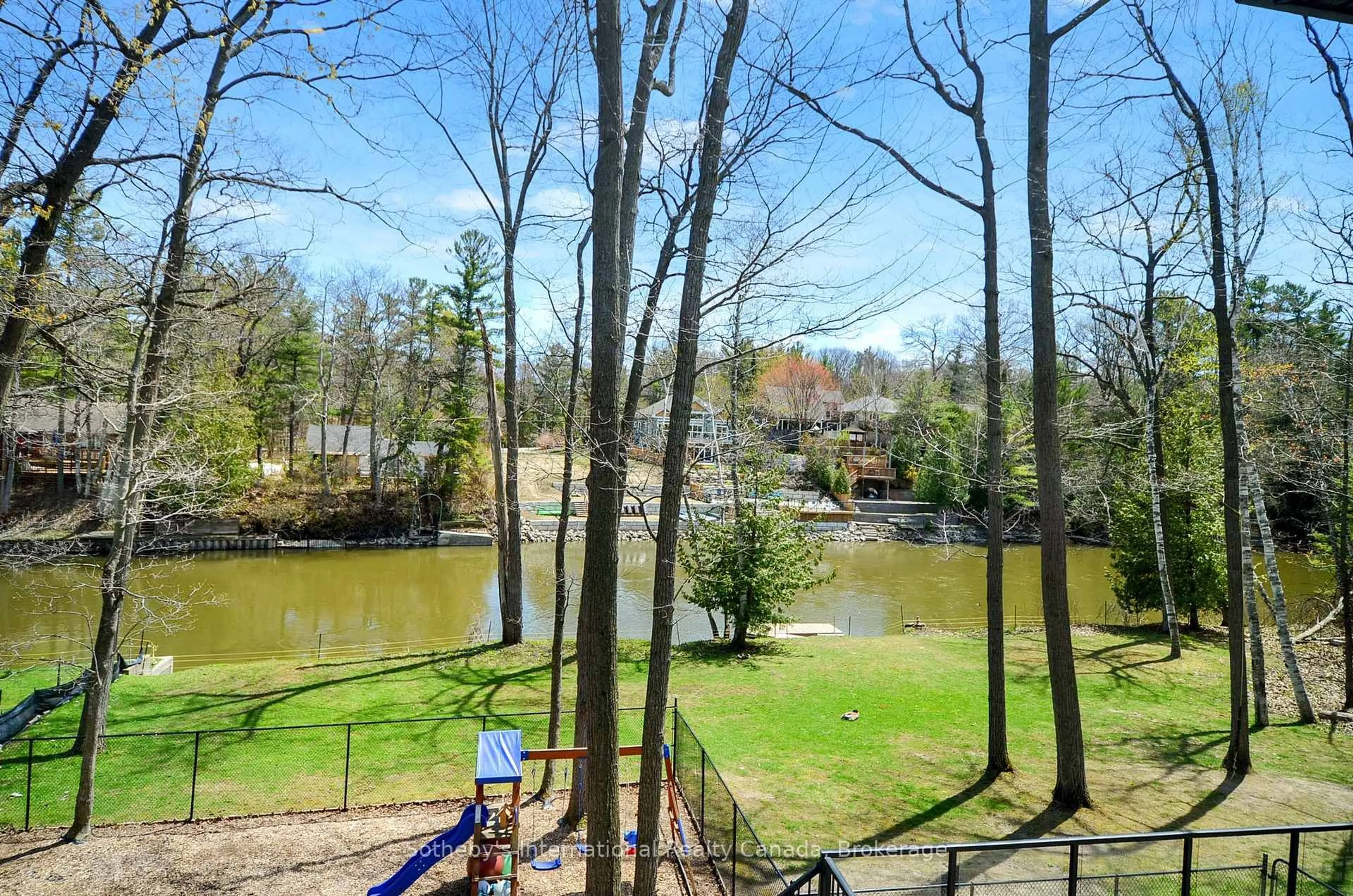 A pic from outside/outdoor area/front of a property/back of a property/a pic from drone, water/lake/river/ocean view for 71 OAK LEA Blvd, Wasaga Beach Ontario L9Z 2V1