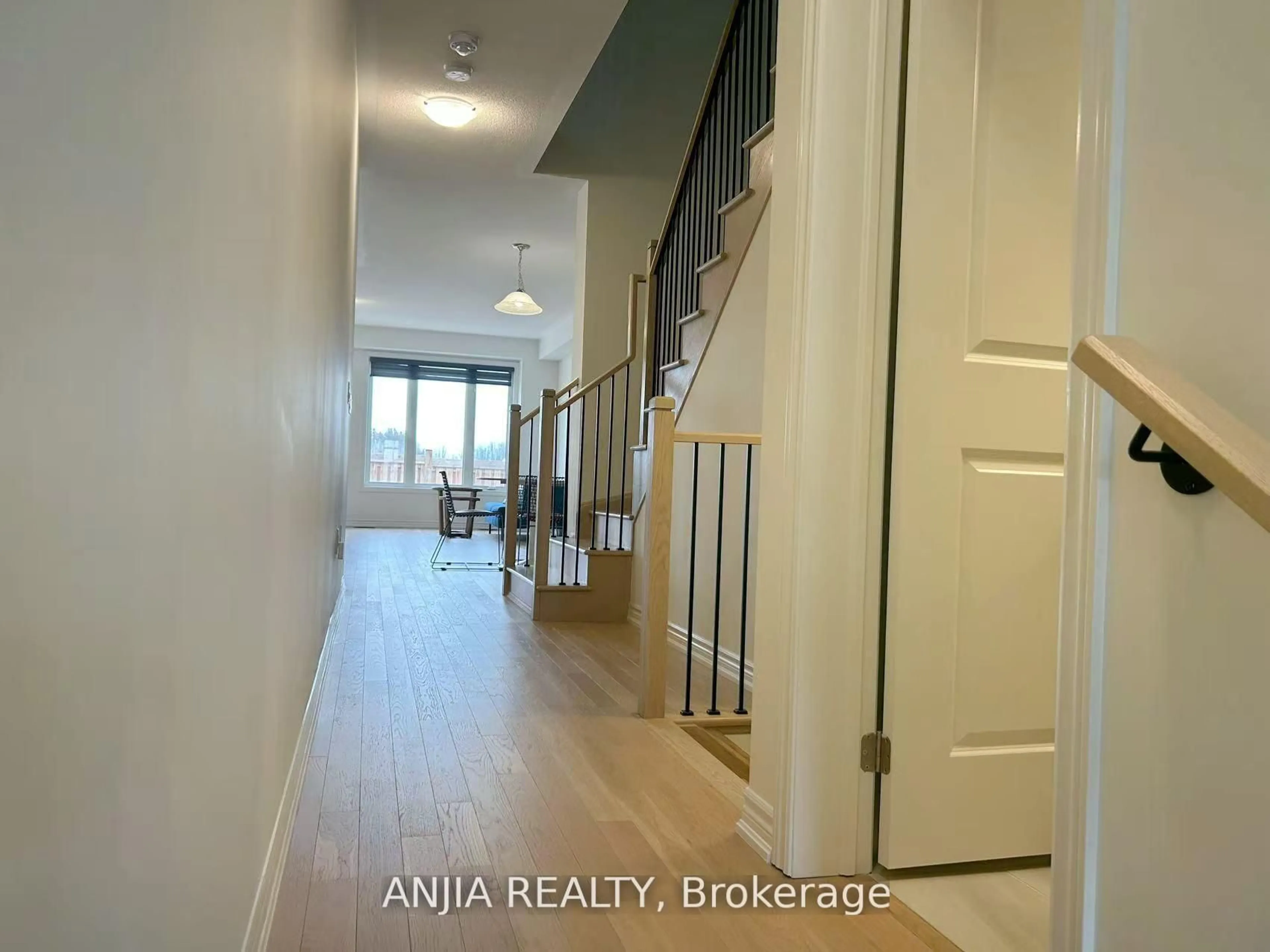 Indoor entryway for 65 Greer St, Barrie Ontario L9J 0R5