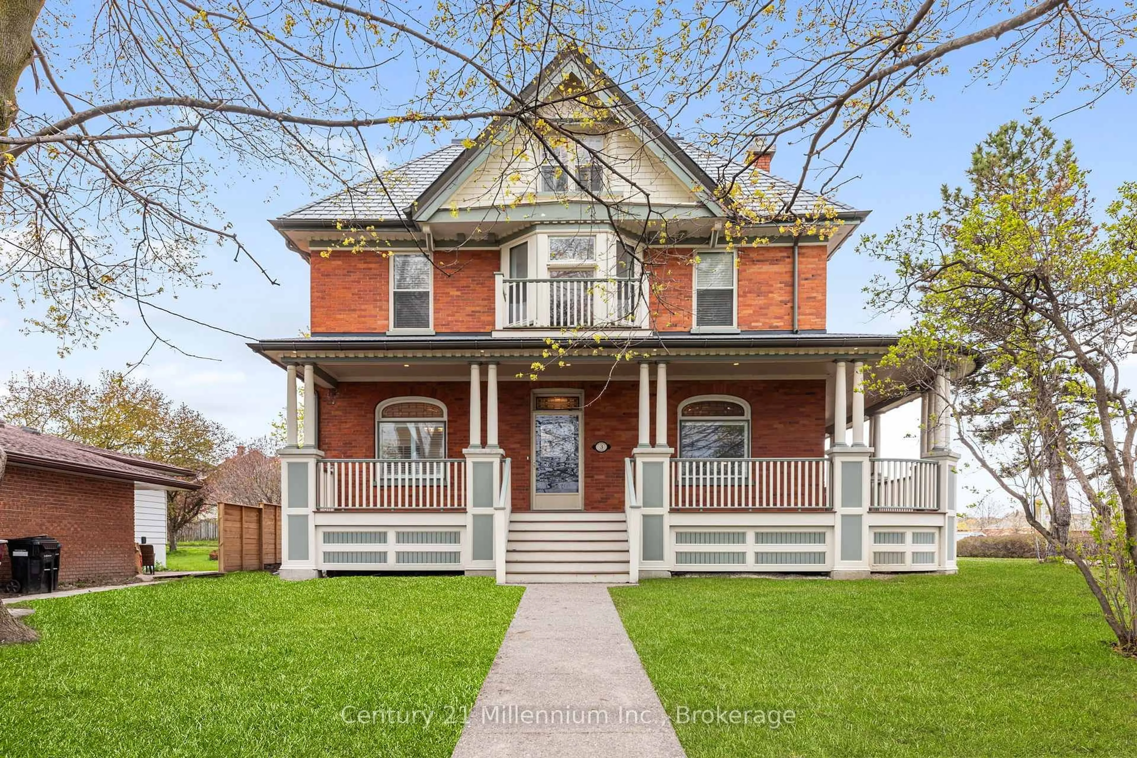 Home with brick exterior material, street for 3 Minnesota St, Collingwood Ontario L9Y 3S2