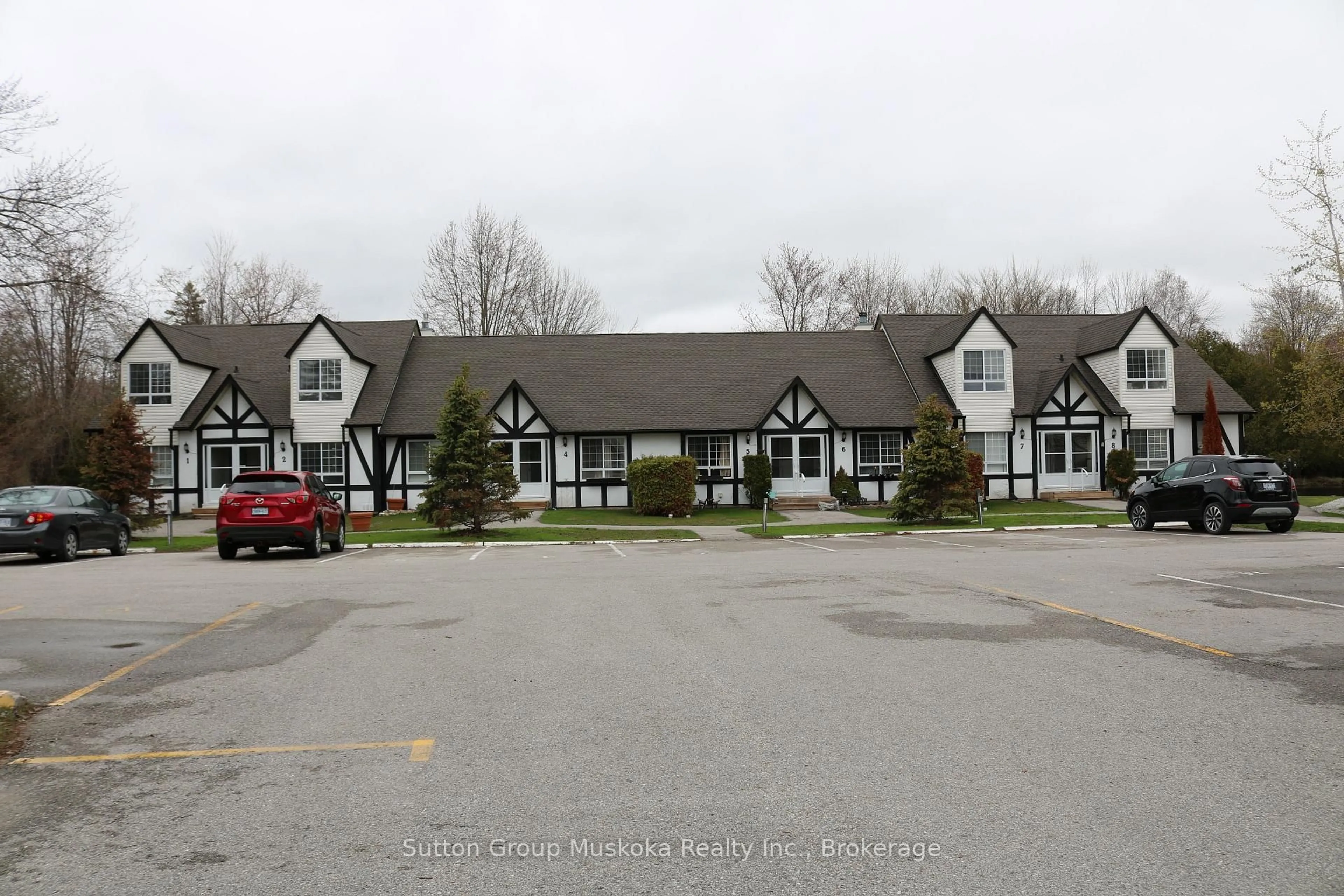 A pic from outside/outdoor area/front of a property/back of a property/a pic from drone, street for 81 Laguna Pkwy #4, Ramara Ontario L0K 1B0
