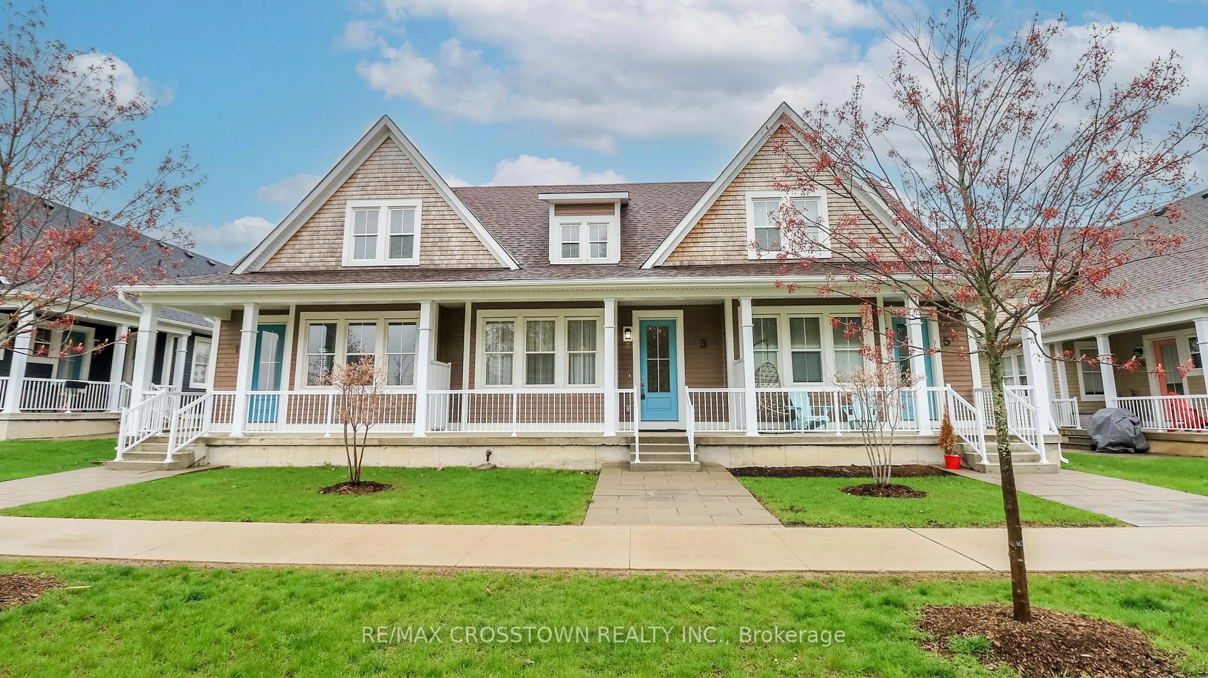 Home with vinyl exterior material, street for 3 Julia Cres, Midland Ontario L4R 0H5