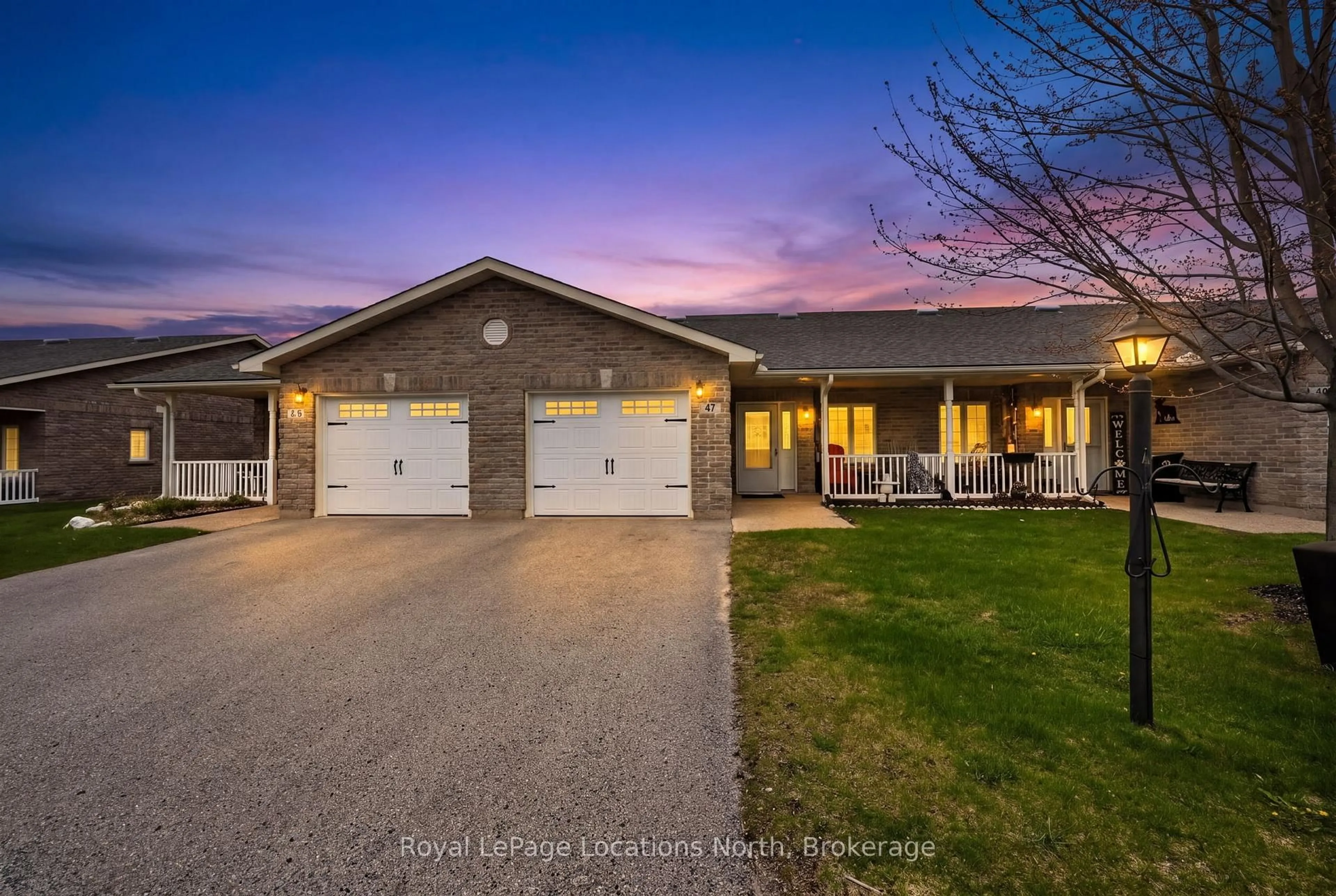 A pic from outside/outdoor area/front of a property/back of a property/a pic from drone, street for 47 Clover Cres, Wasaga Beach Ontario L9Z 0G4