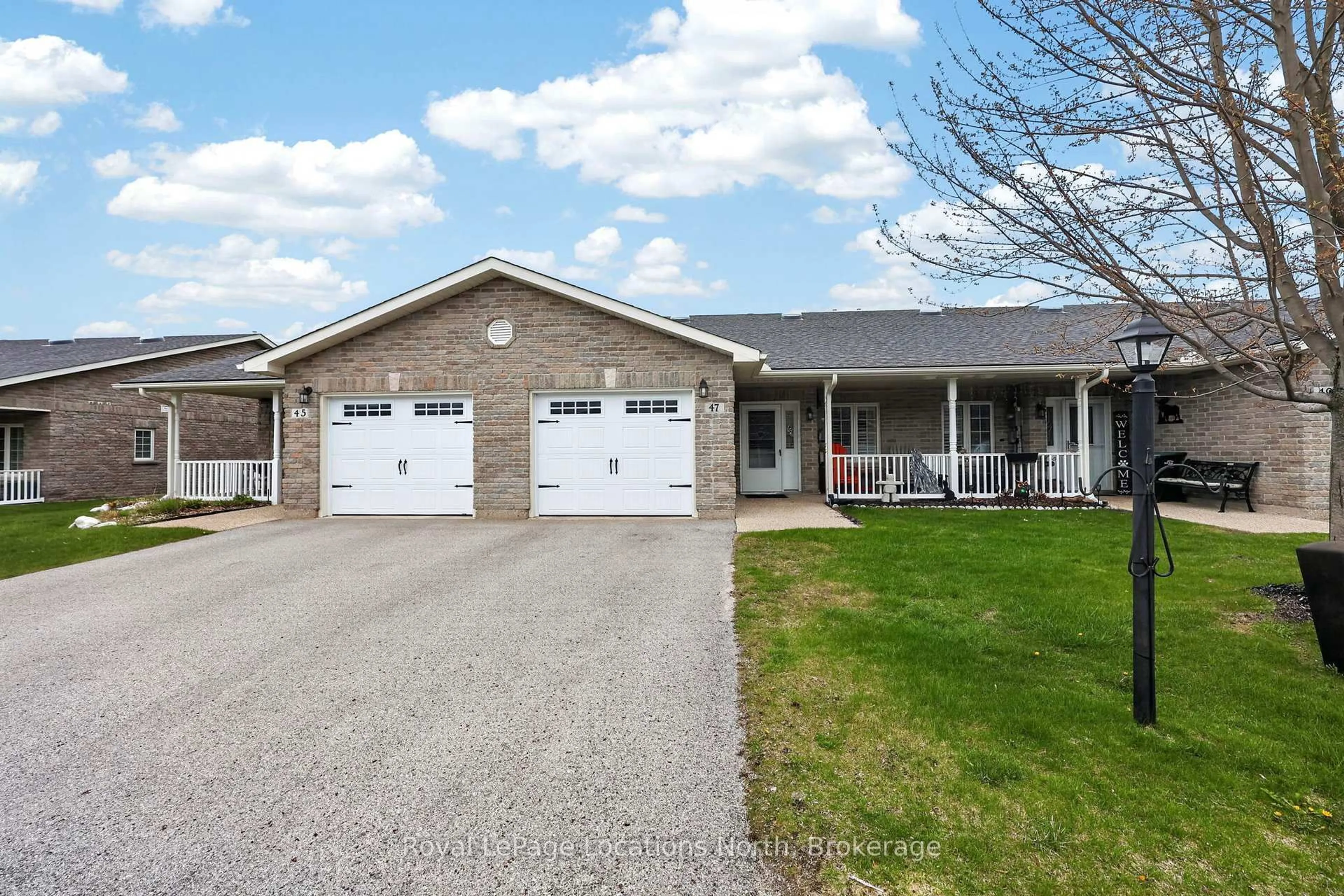 Home with brick exterior material, street for 47 Clover Cres, Wasaga Beach Ontario L9Z 0G4