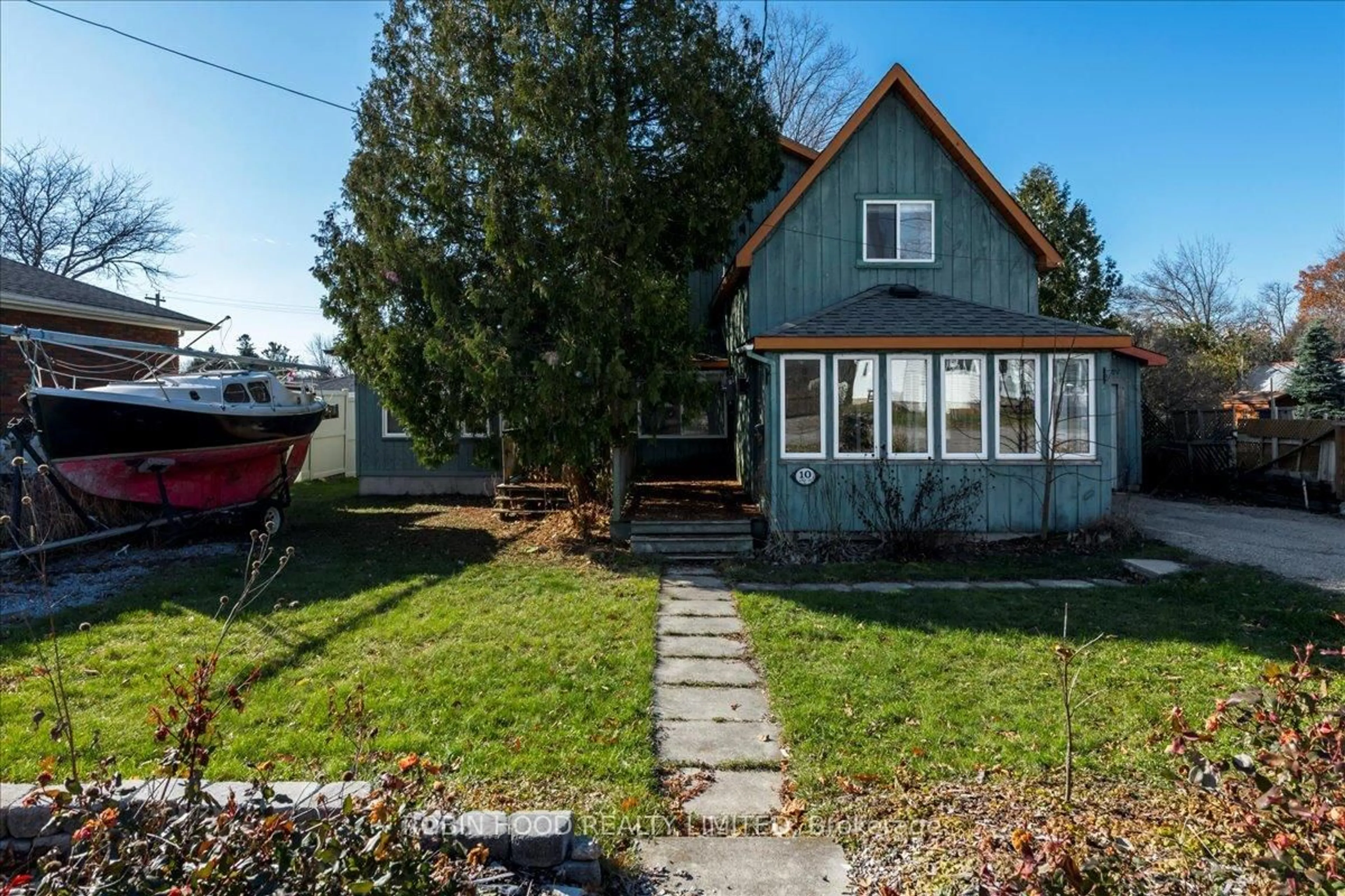Unknown for 10 Lucy St, Penetanguishene Ontario L9M 1K7