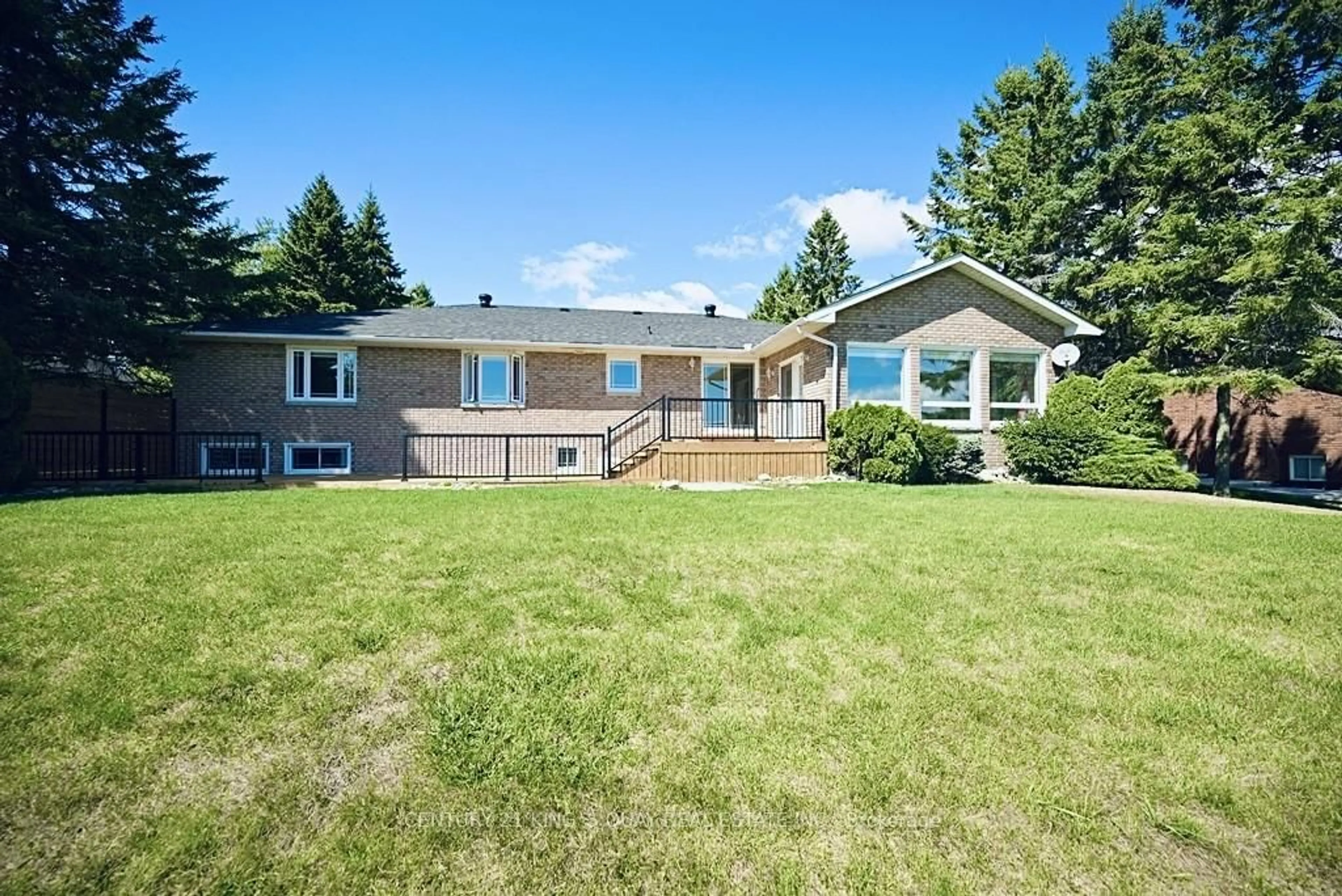 A pic from outside/outdoor area/front of a property/back of a property/a pic from drone, mountain view for 88 Bayshore Dr, Ramara Ontario L0K 1B0