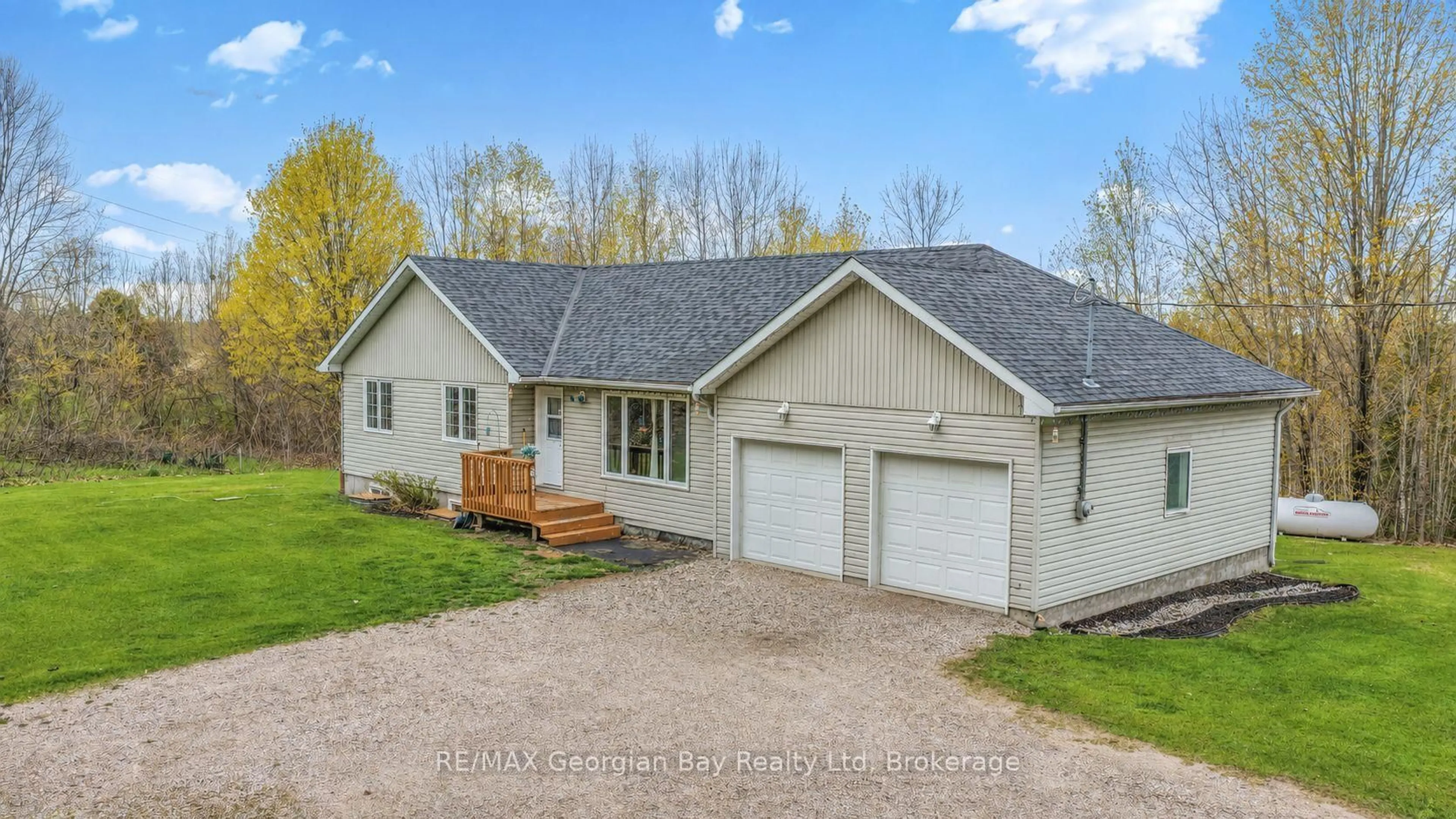 A pic from outside/outdoor area/front of a property/back of a property/a pic from drone, unknown for 1810 Gratrix Rd, Tay Ontario L0K 2C0