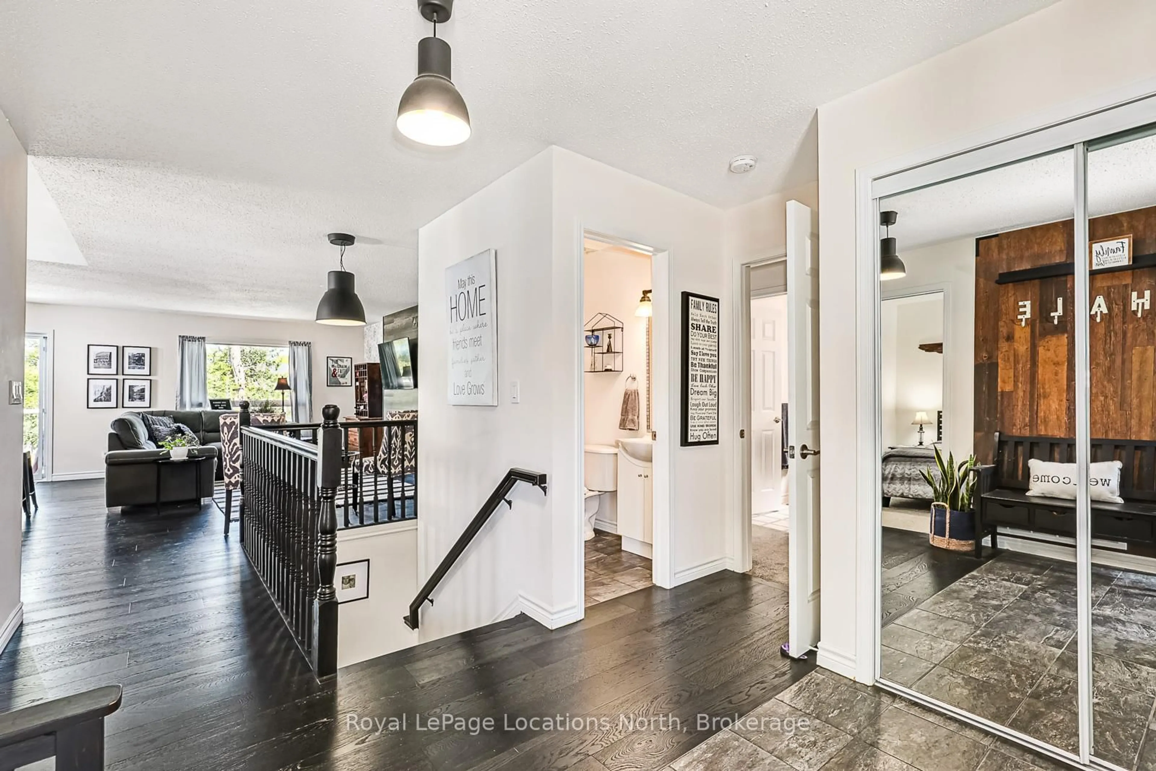 Indoor entryway for 7 Bush St, Collingwood Ontario L9Y 4S9