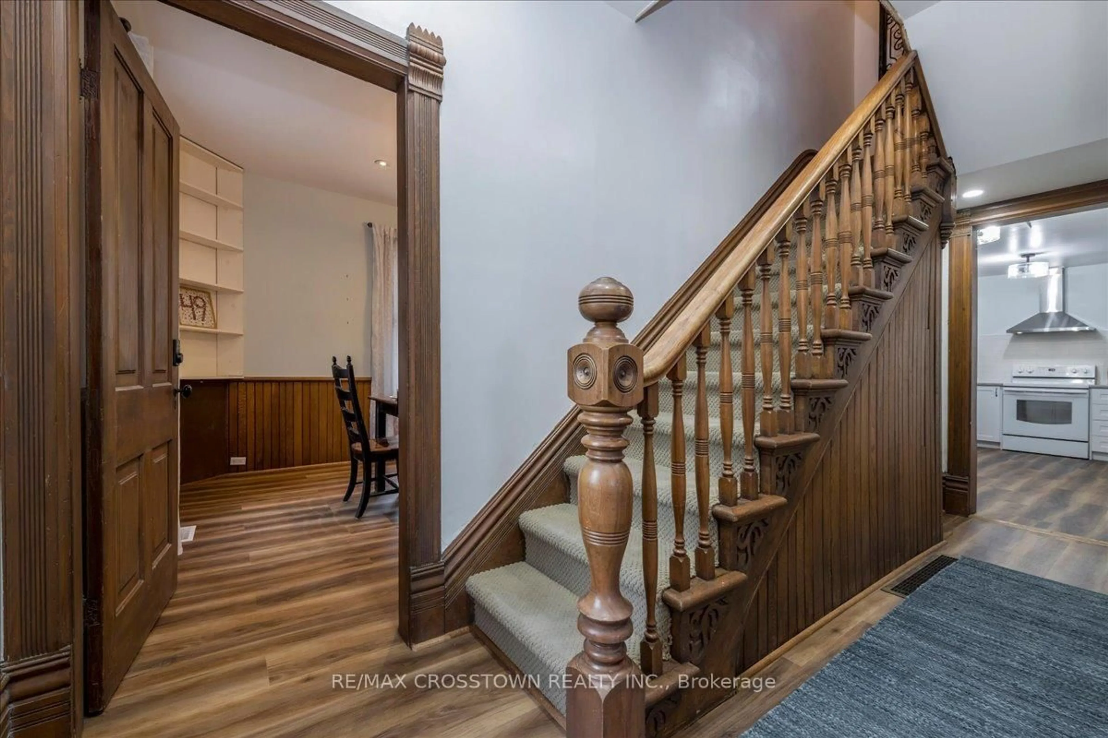 Unknown for 49 Park St, Barrie Ontario L4N 1H7