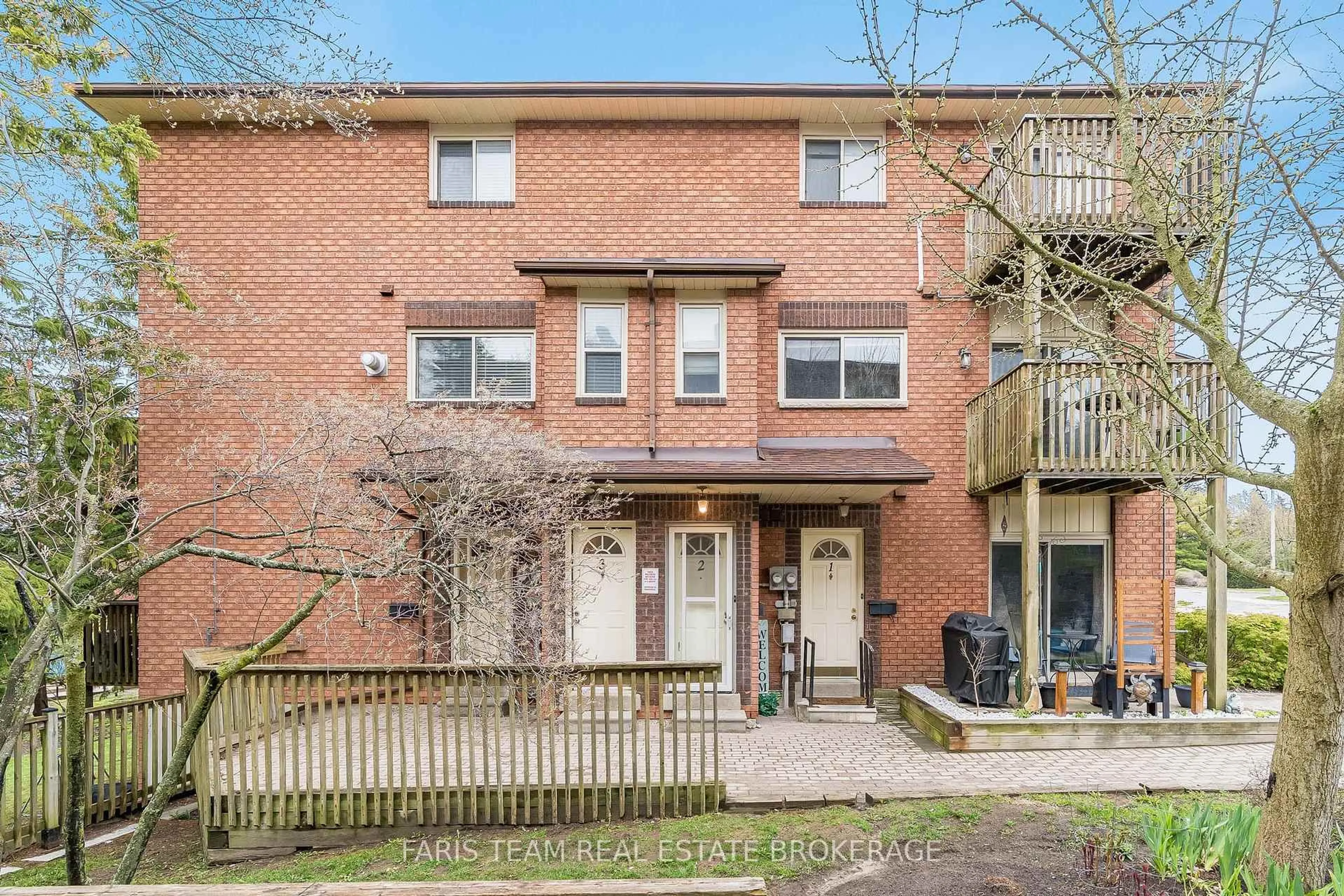 Home with brick exterior material, street for 19 Meadow Lane #3, Barrie Ontario L4N 7K3