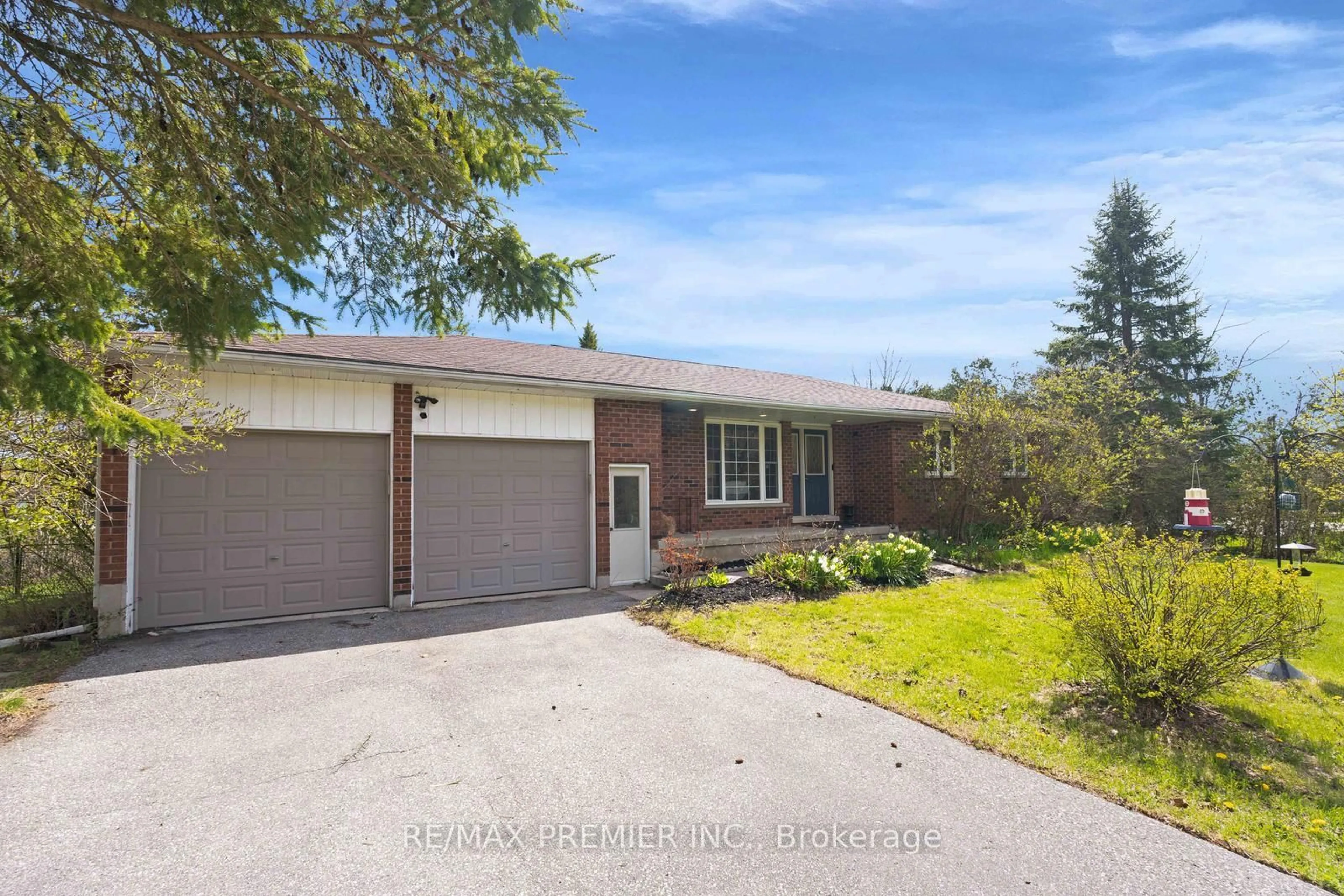 Home with brick exterior material, street for 771 Line 7, Oro-Medonte Ontario L0L 2E0