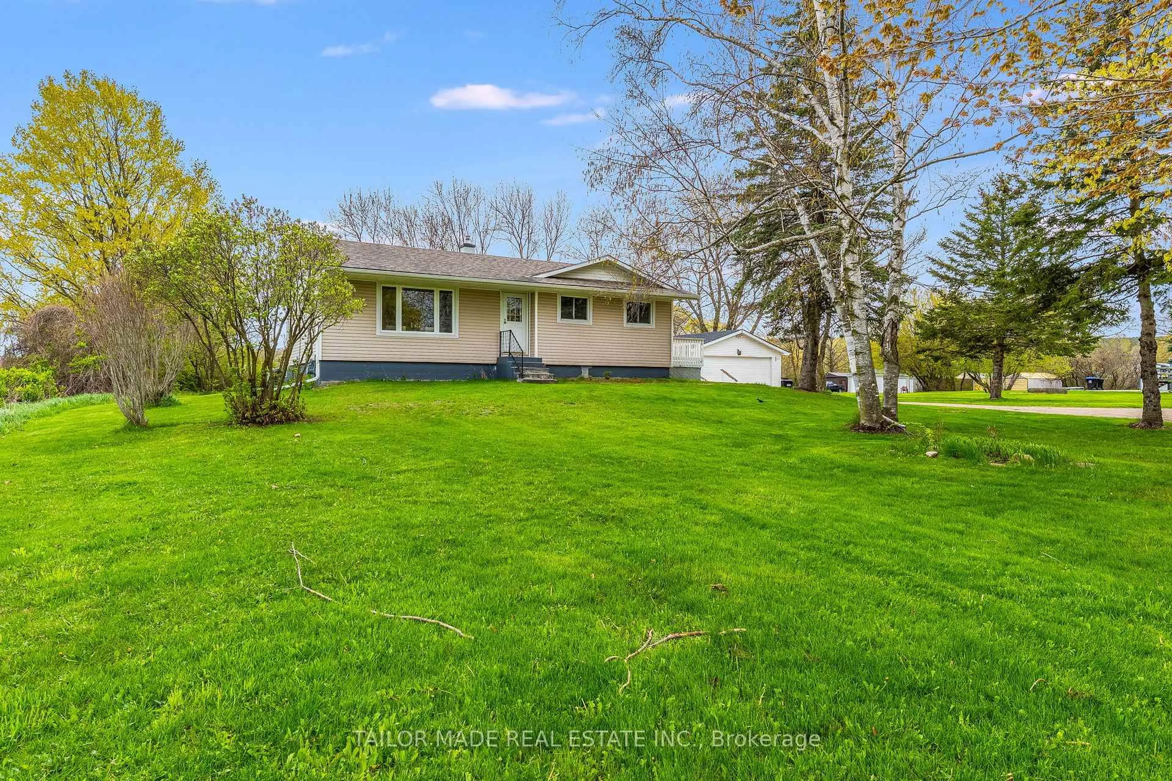 A pic from outside/outdoor area/front of a property/back of a property/a pic from drone, water/lake/river/ocean view for 61 George St, Clearview Ontario L0M 1G0