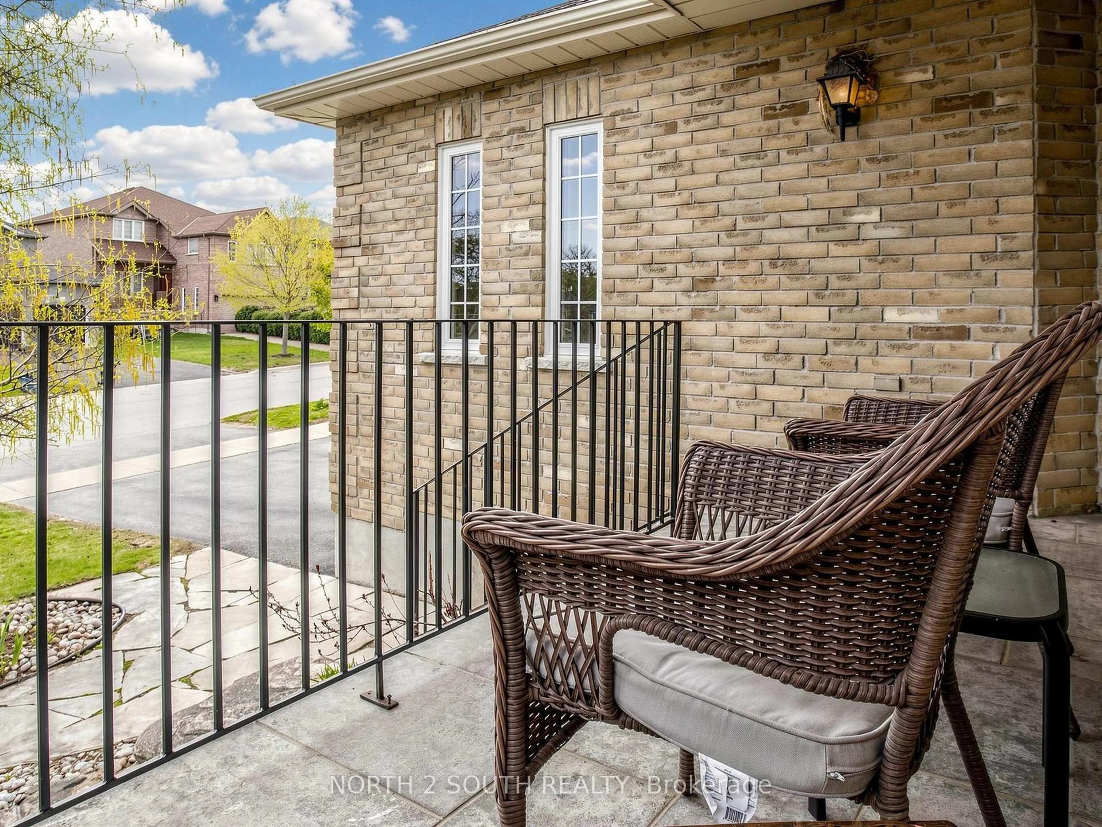 Patio, street for 21 Black Ash Tr, Barrie Ontario L4N 3K2