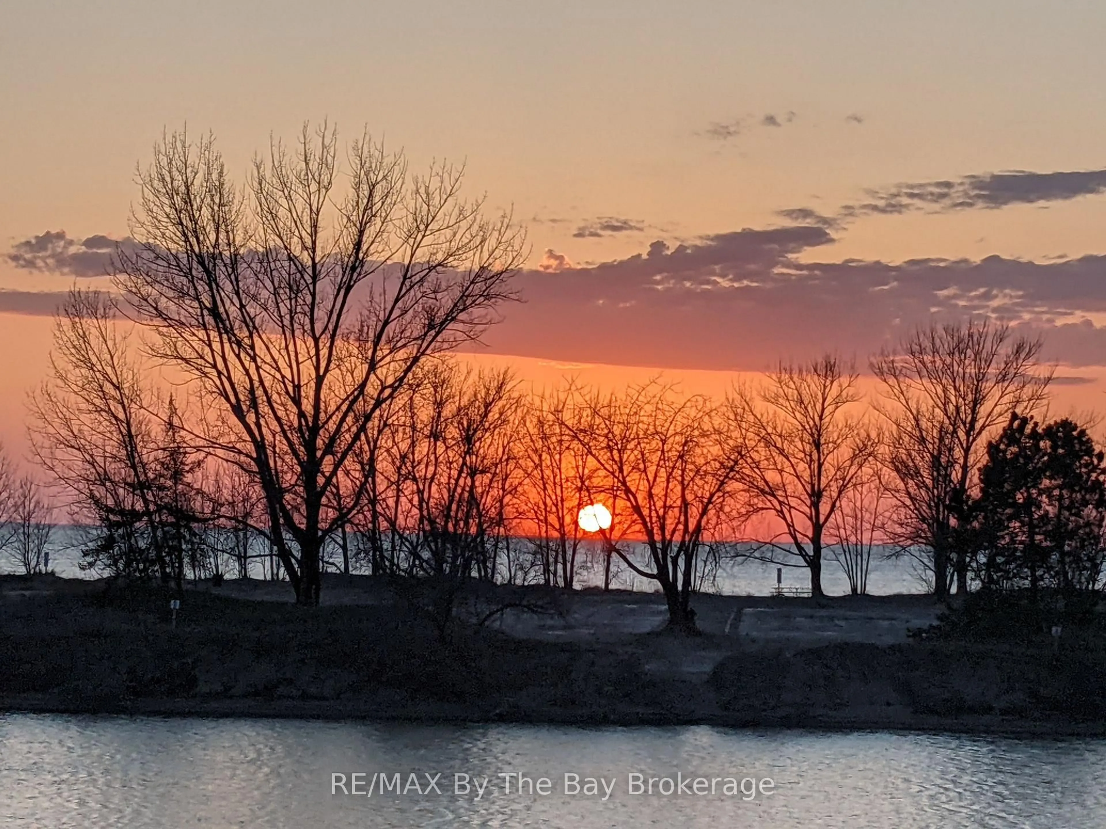 Blurry image for 216 River Rd #1, Wasaga Beach Ontario L9Z 2L6