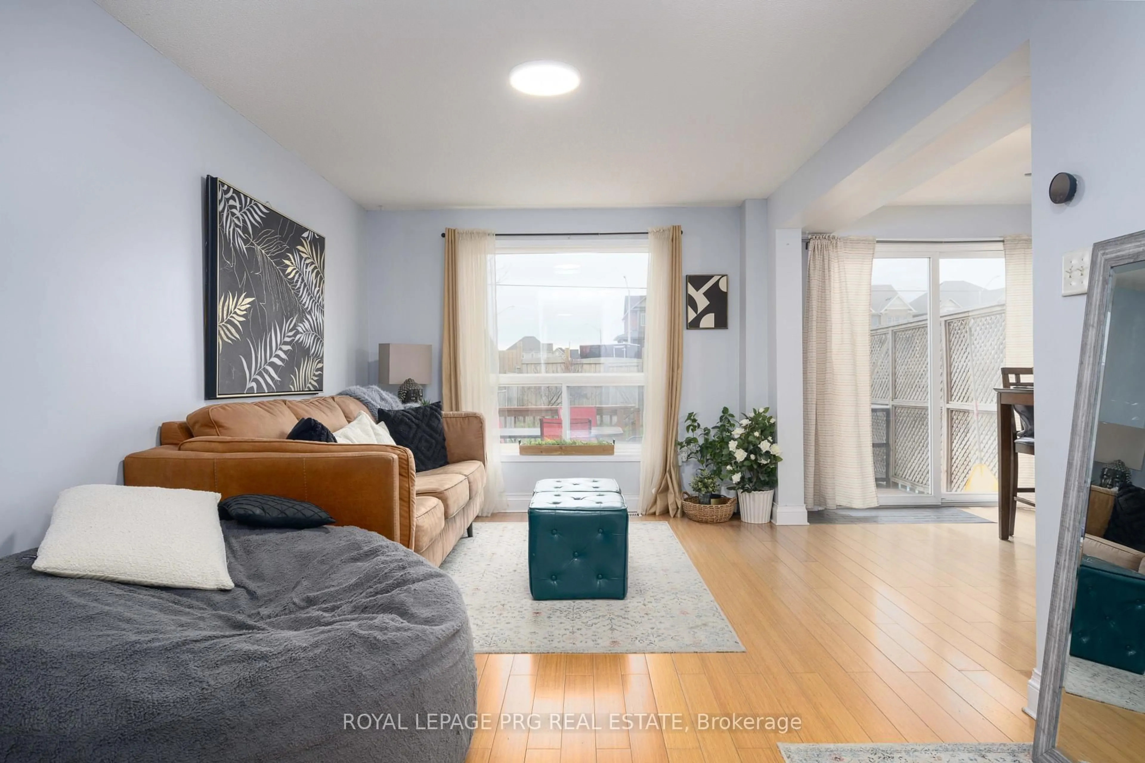 Living room with furniture, unknown for 97 NATHAN Cres, Barrie Ontario L4N 0S5