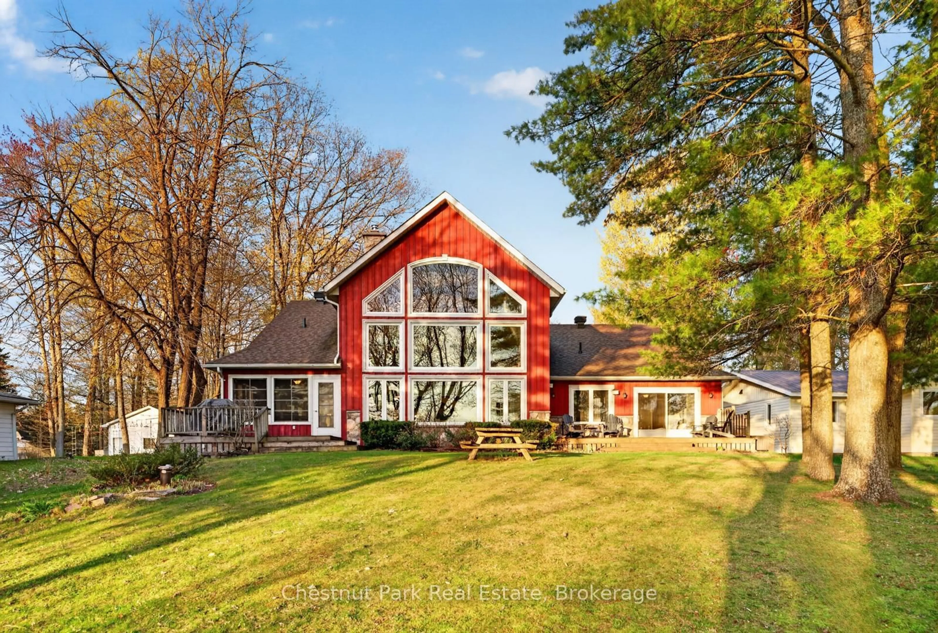 A pic from outside/outdoor area/front of a property/back of a property/a pic from drone, water/lake/river/ocean view for 3547 Lauderdale Point Cres, Severn Ontario P0E 1N0