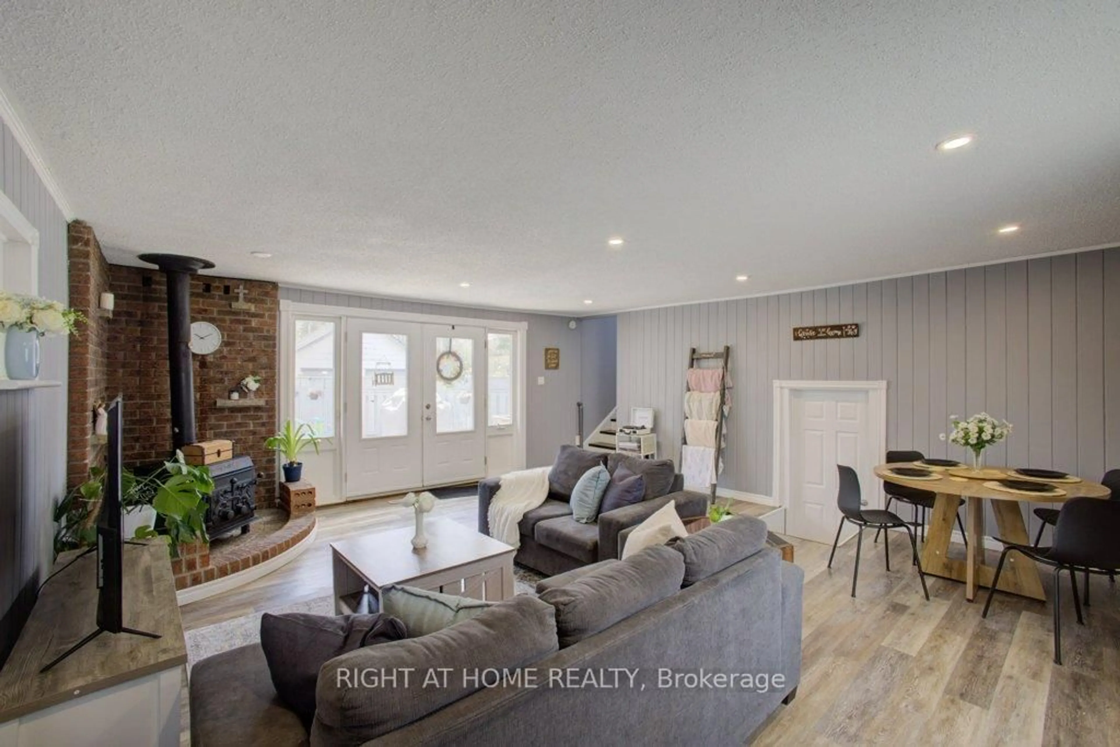Living room with furniture, unknown for 1865 River Rd, Wasaga Beach Ontario L9Z 1L1