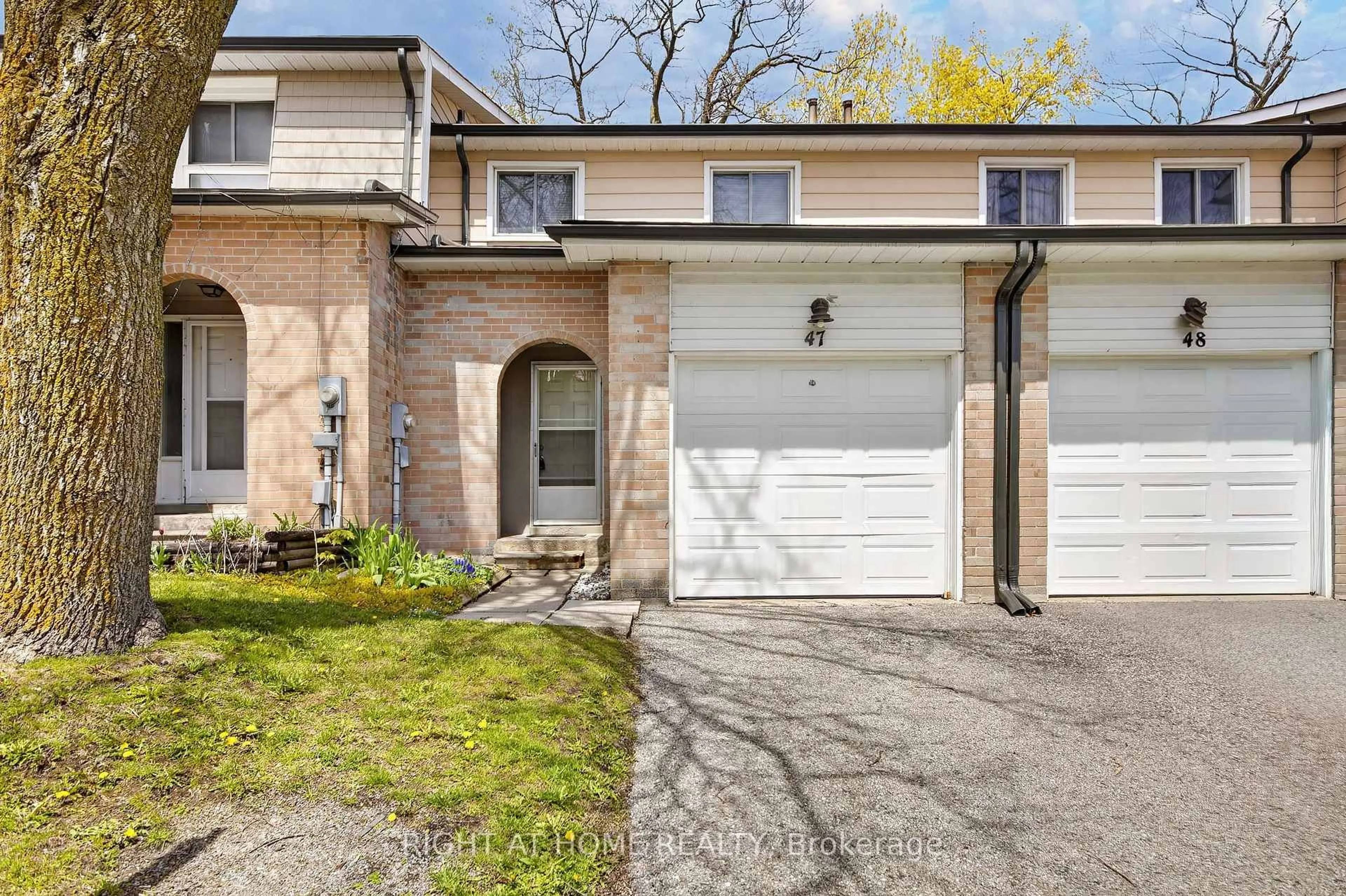 Home with brick exterior material, street for 2 BERNICK Dr #47, Barrie Ontario L4M 5K4