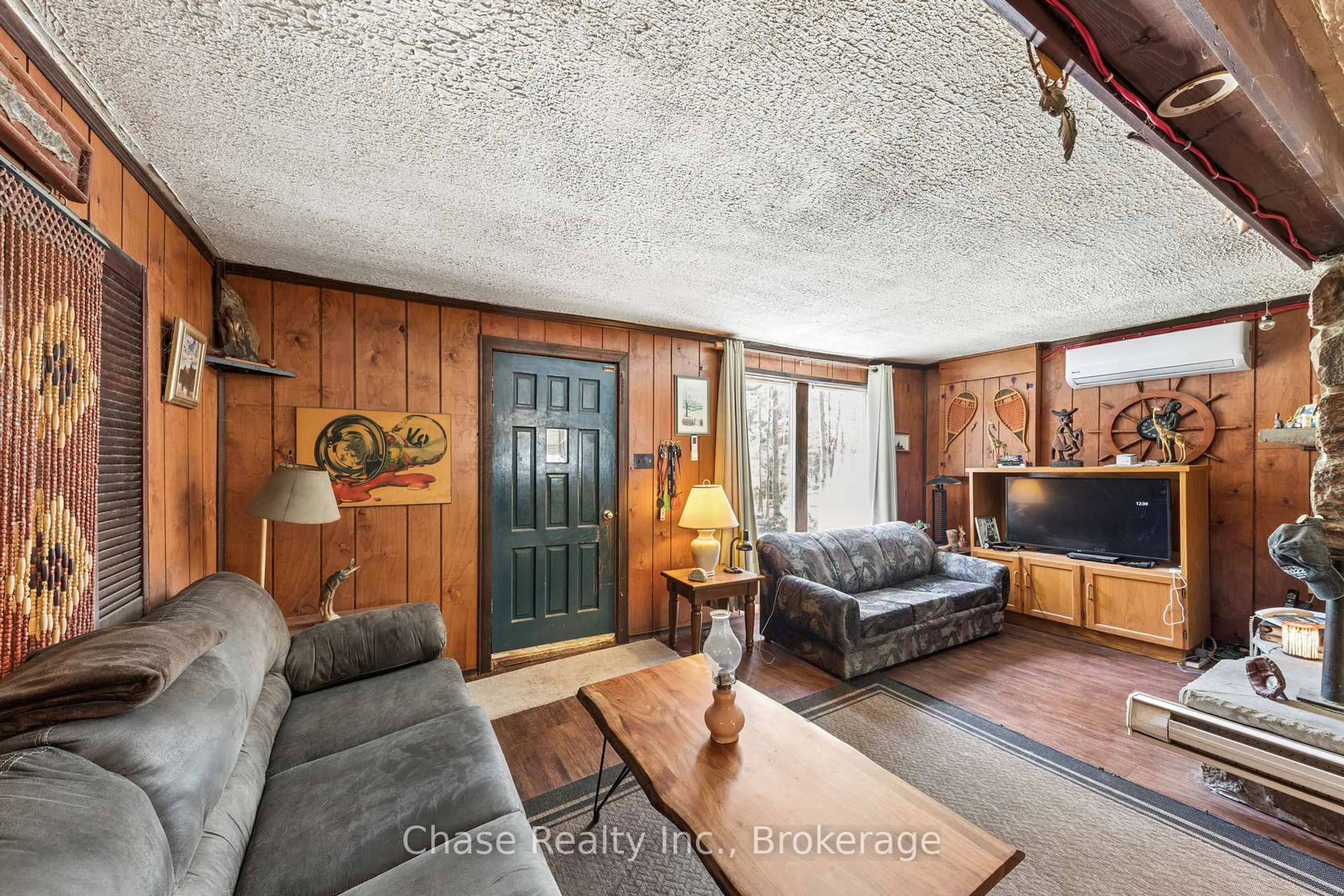 Living room with furniture, unknown for 1840 Island Rd, Severn Ontario L0K 1E0