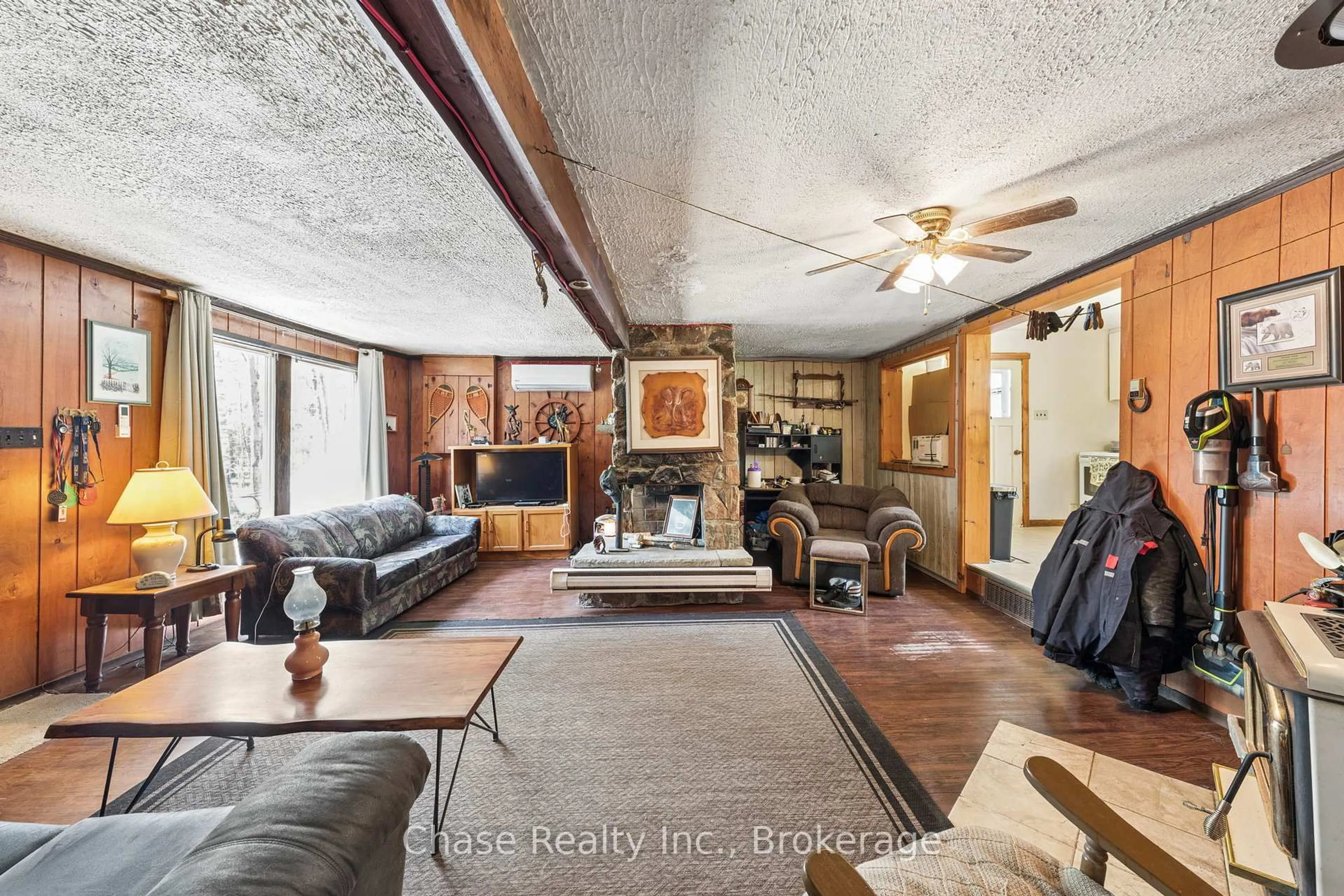 Living room with furniture, unknown for 1840 Island Rd, Severn Ontario L0K 1E0