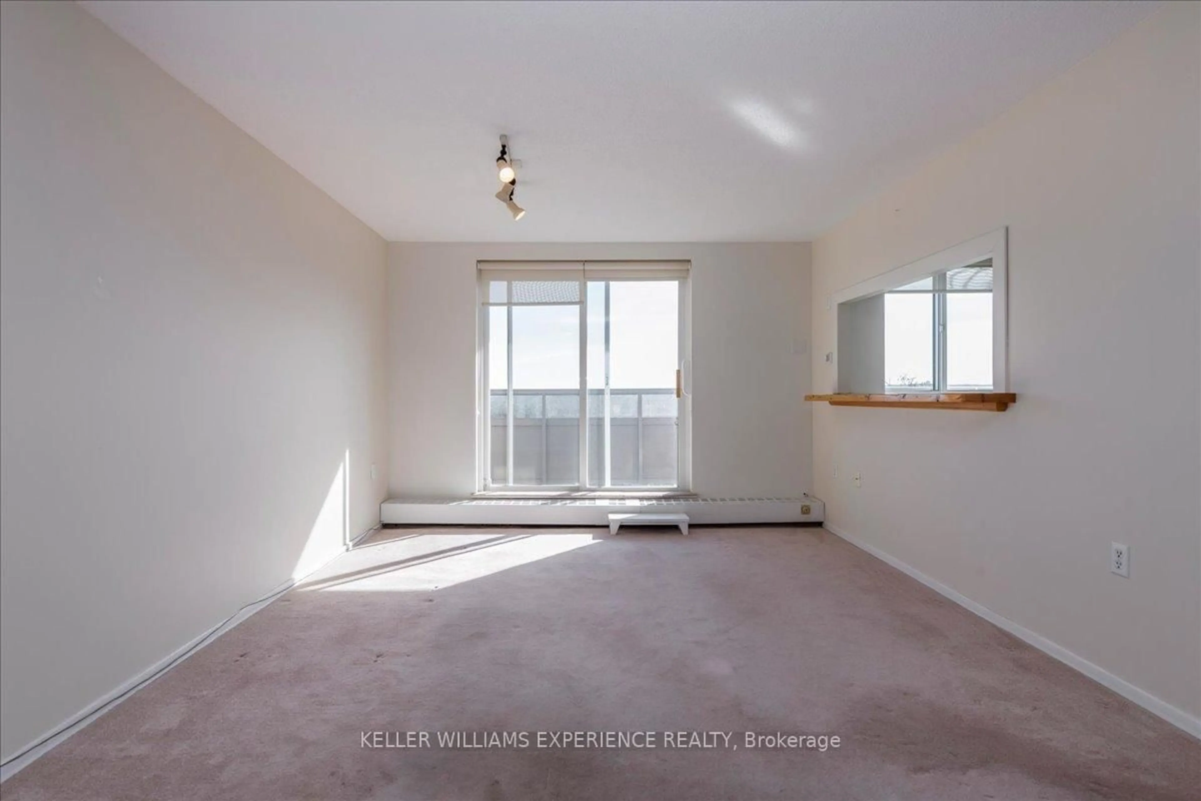 A pic of a room for 414 Blake St #804, Barrie Ontario L4M 5J7