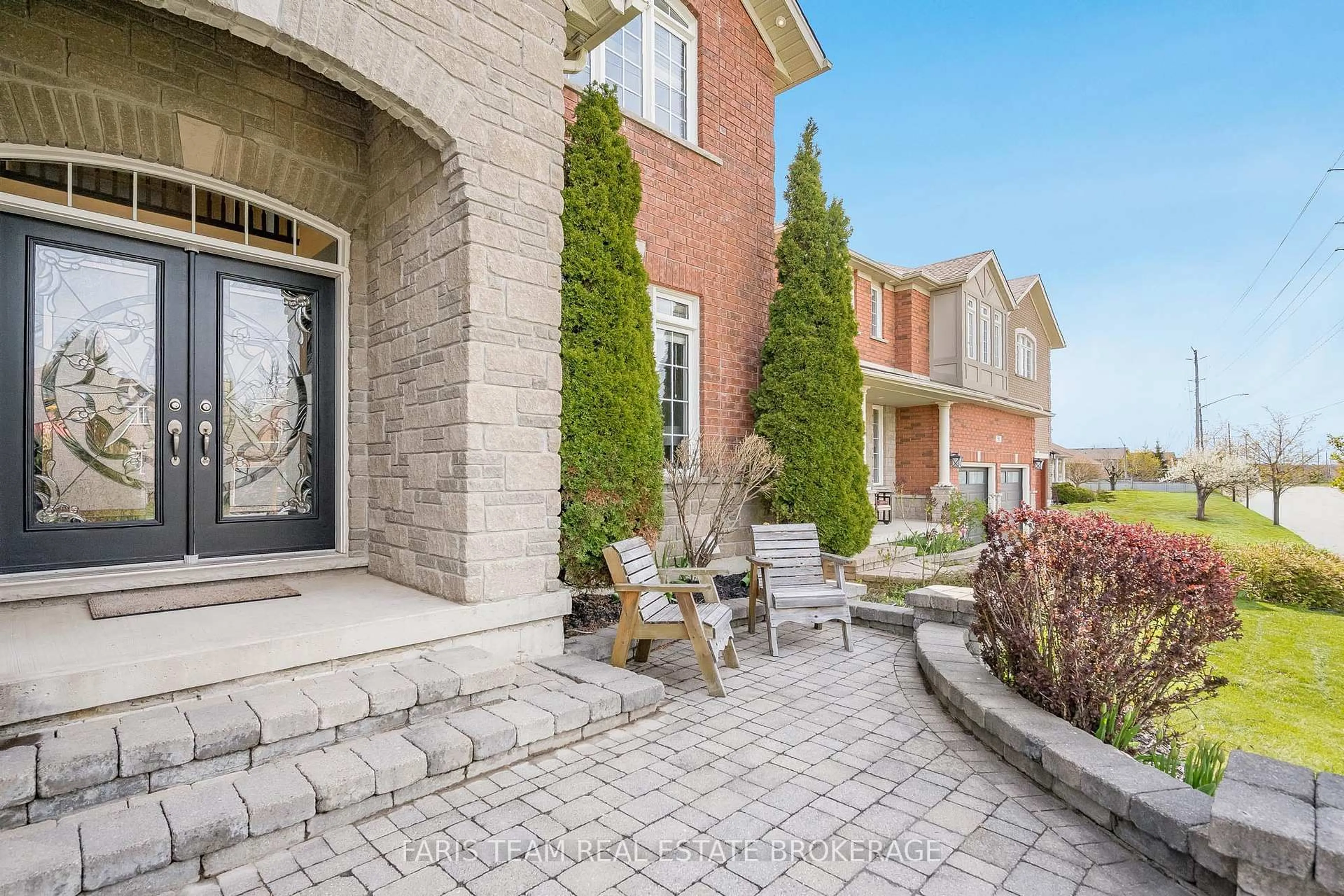 Home with brick exterior material, street for 49 Prince William Way, Barrie Ontario L4N 0Y9