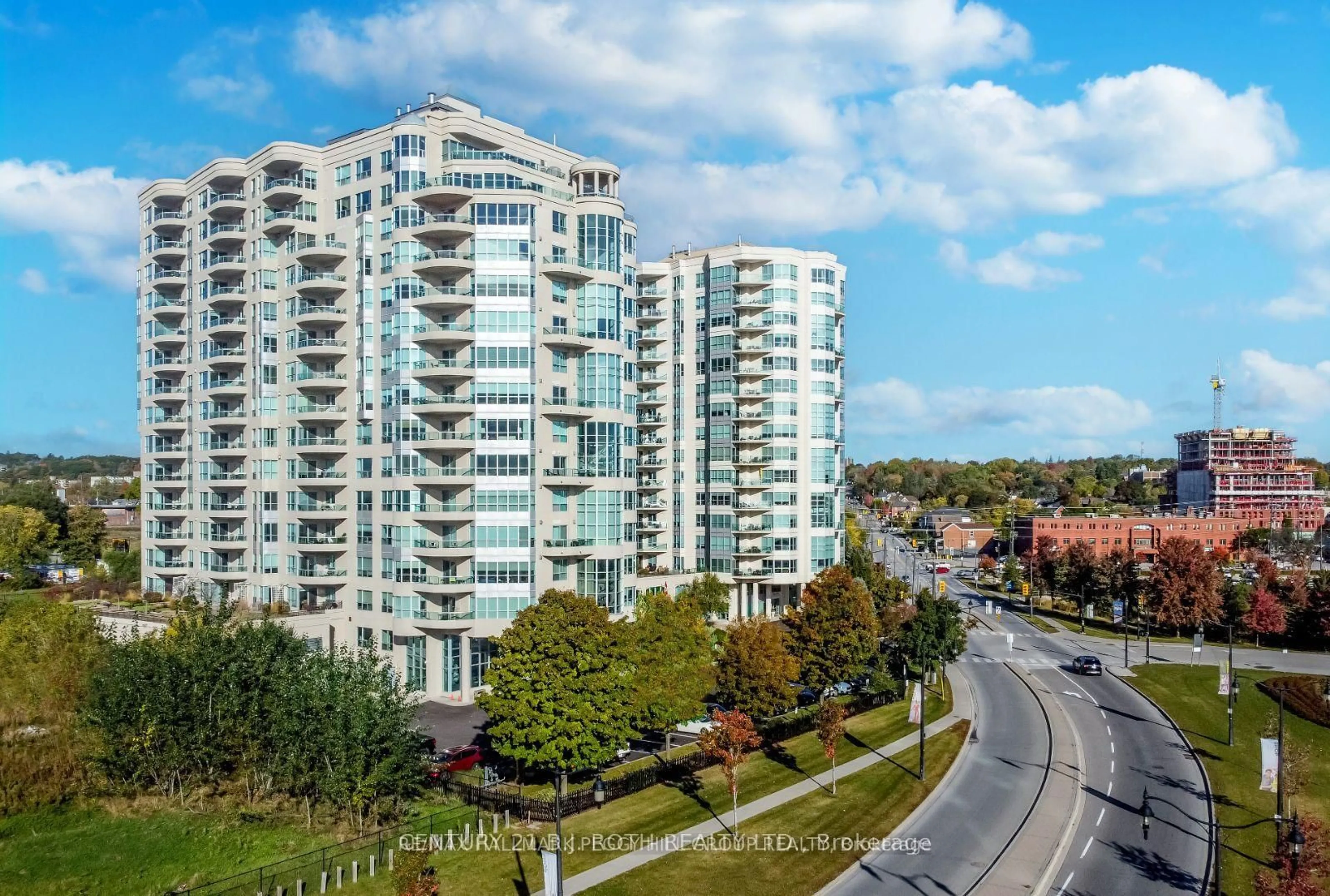 A pic from outside/outdoor area/front of a property/back of a property/a pic from drone, city buildings view from balcony for 2 Toronto St #1402, Barrie Ontario L4N 9R2